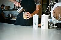 Vista 4 de Minor Figures Leche de avena Barista - Leche de avena - Leche sin lácteos para café, té y más - Cajas de cartón de 6 x 1 litro