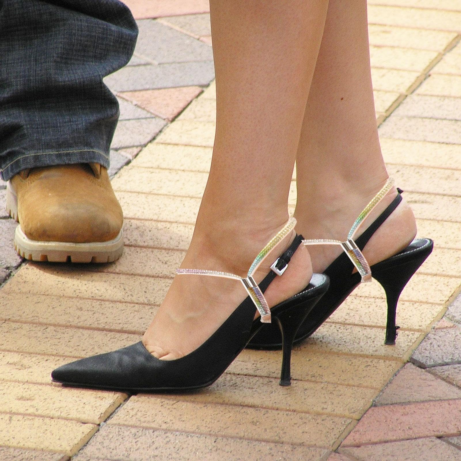 Lacci per scarpe, lacci con tacchi alti, lacci per scarpe con tacchi  regolabili, lacci elastici, cinghie per scarpe in strass, cinturino per  tacchi rispettoso della pelle, cinturino per scarpe : Amazon.it: Moda