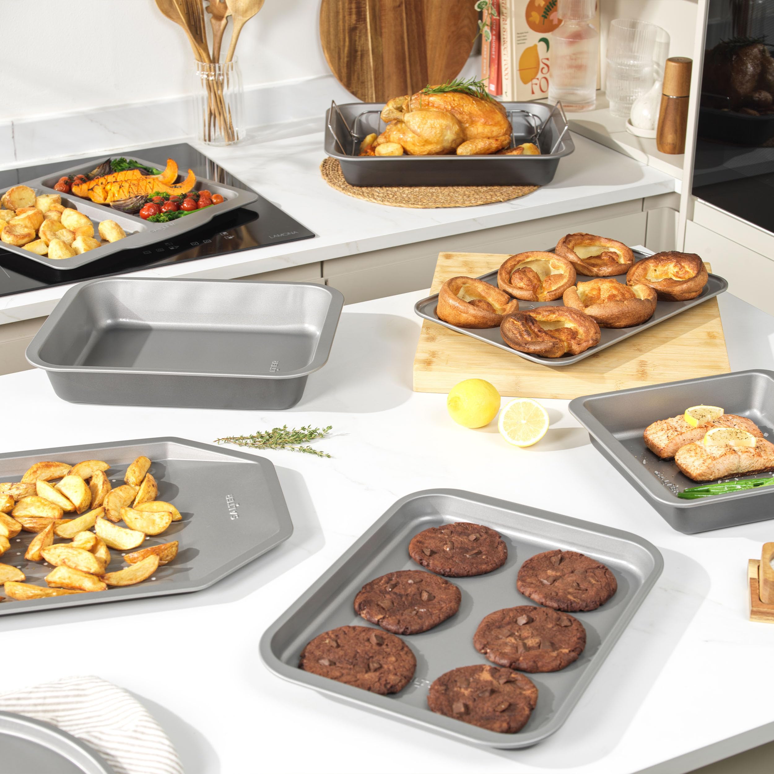 Salter Essentials Split Baking Tray, Non-Stick Coating, Rectangular Dual Baking Tray, Dishwasher Safe, Easy to Clean - Image 2