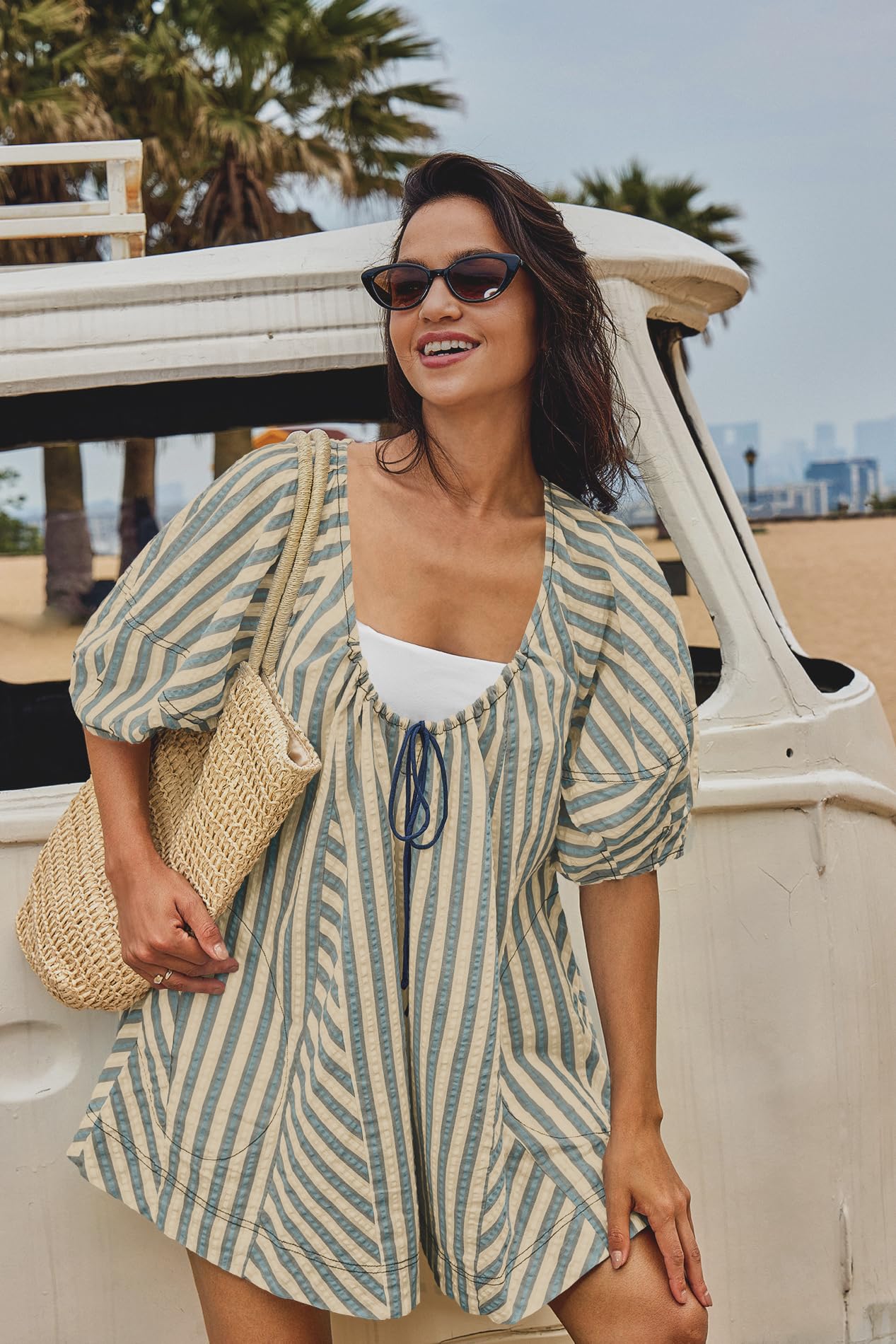 Yanekop Pagliaccetto da donna con pantaloncini a righe pagliaccetto generale oversize tuta corta scollo a V manica a sbuffo mini abito