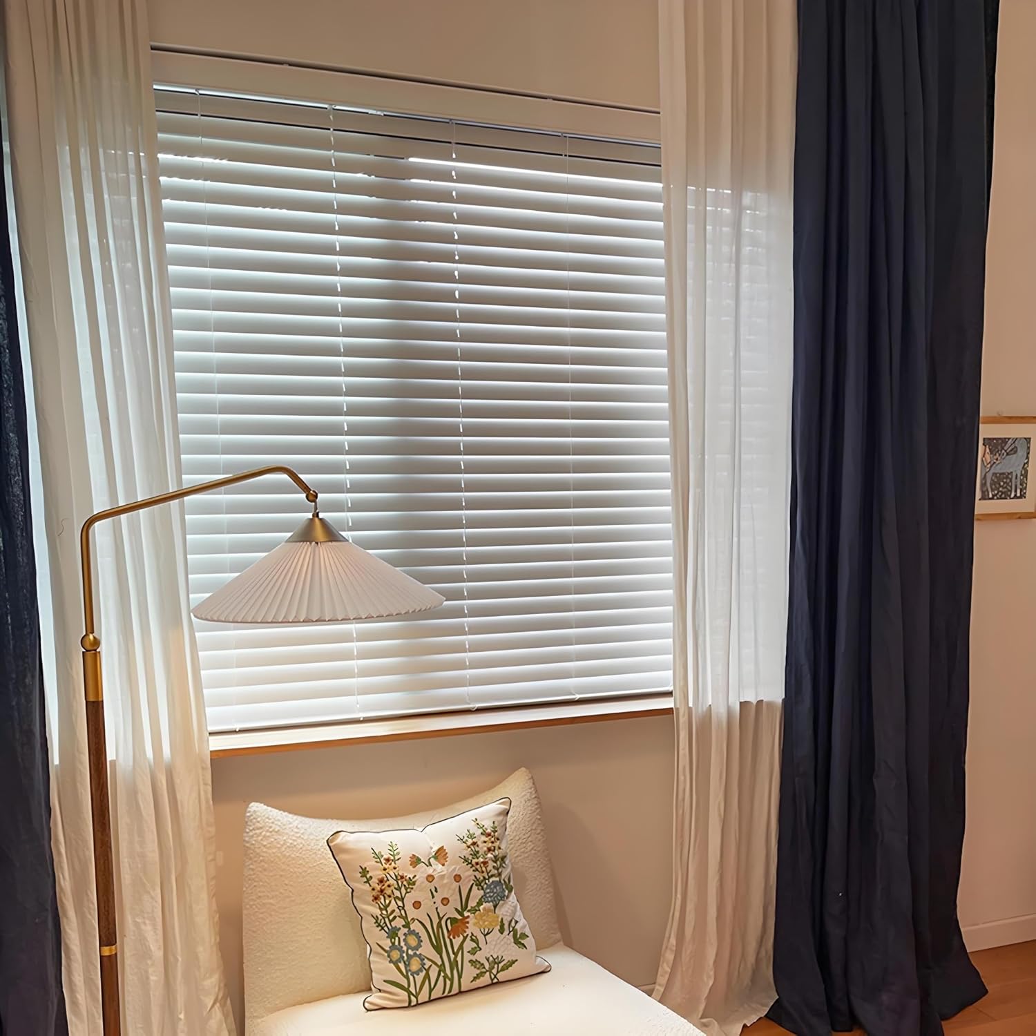 Vertical Wood Blinds Cordless Shades Mini Blinds for Windows Light Adjustment 100% Privacy Anti-UV Waterproof Can Mounted Inside Or Outside(White)