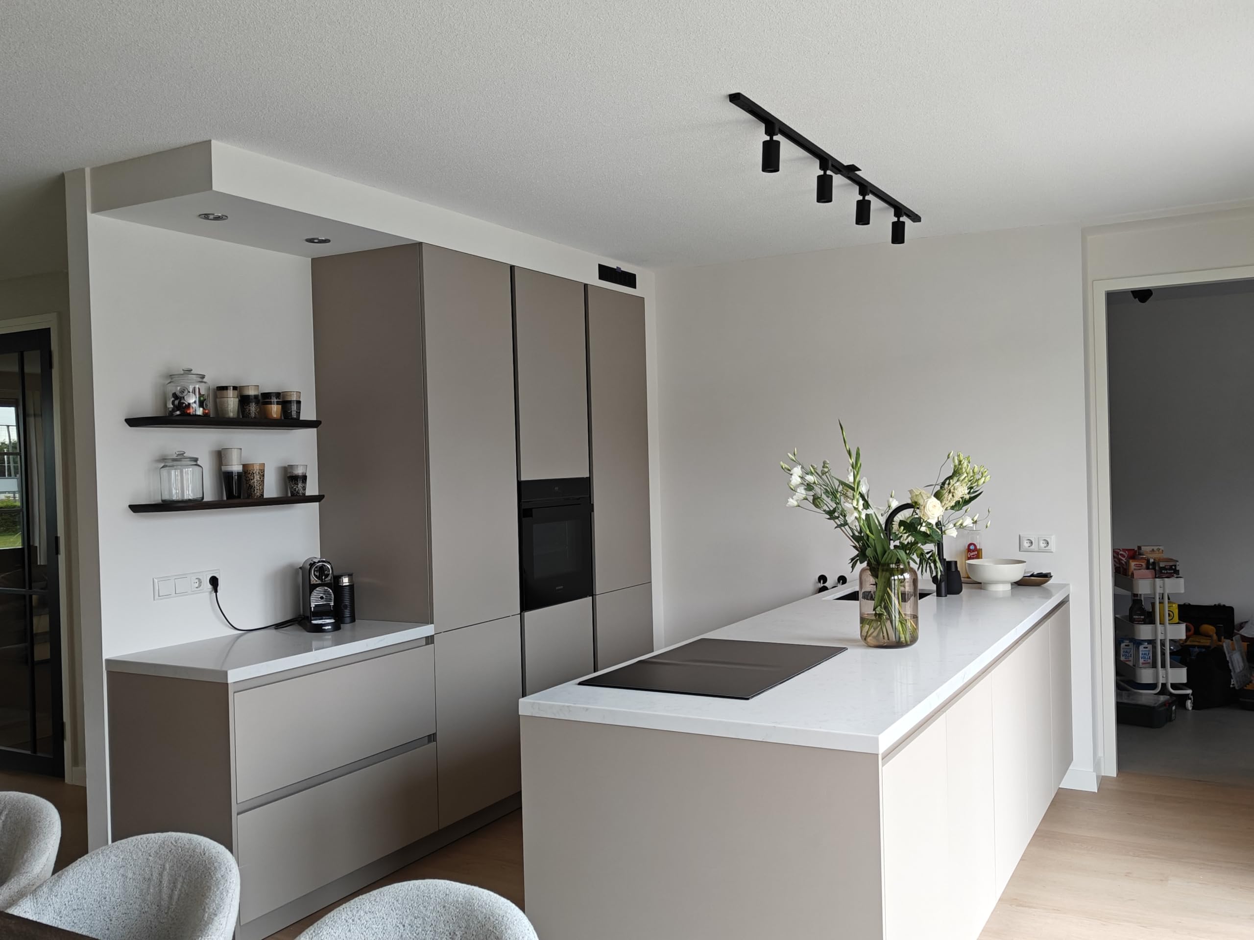 Qub Focus III 1-Phasen LED Schienensystem 200cm 4x GU10 Spots I-Form Deckenstrahler Schwarz