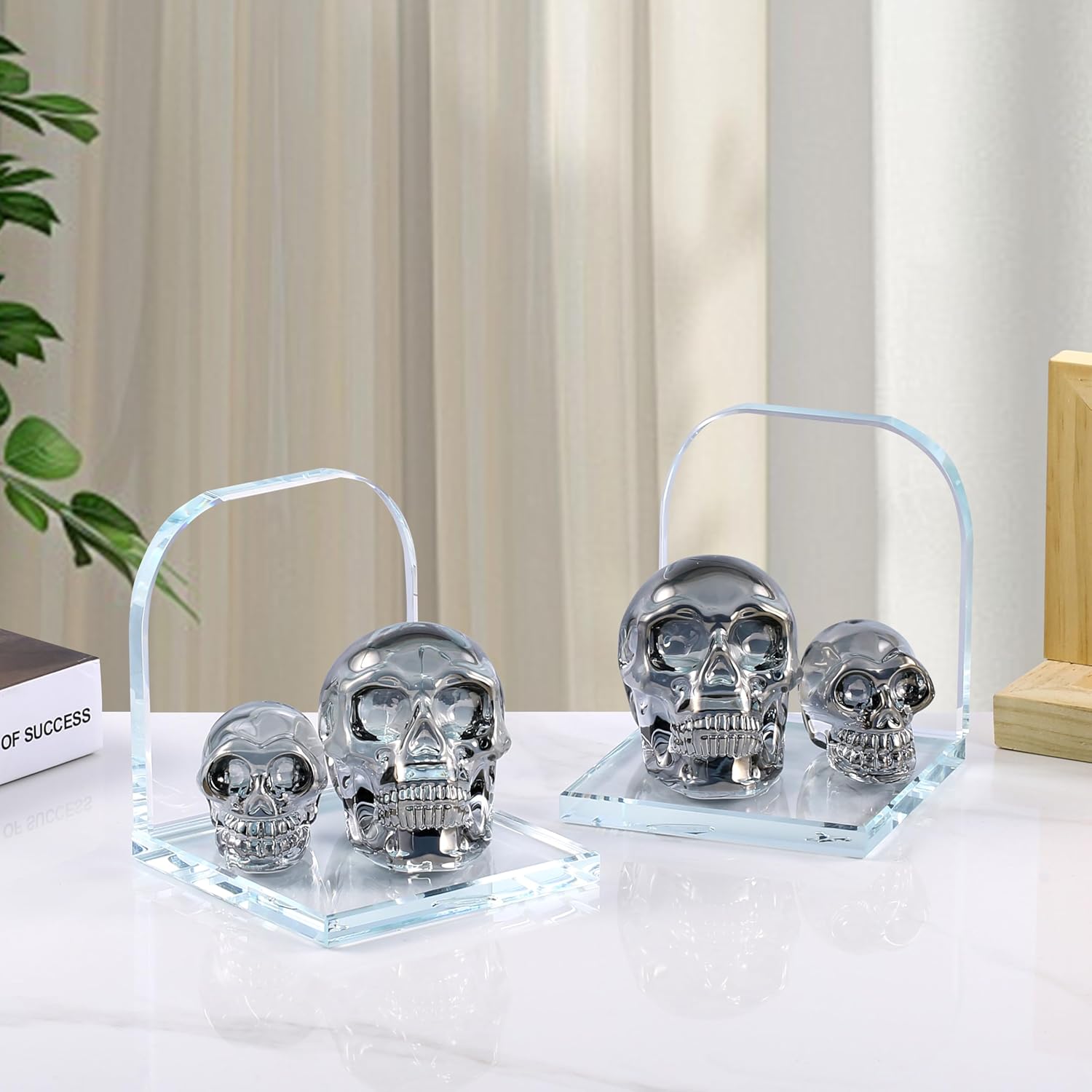 1 Pair Golden Crystal Skull Booksends,Artistic Design Modern Home Decorative Bookends,Book Ends for Heavy Books,Made of Transparent Crystal Material,Suitable for Study Room,Living Room and Office