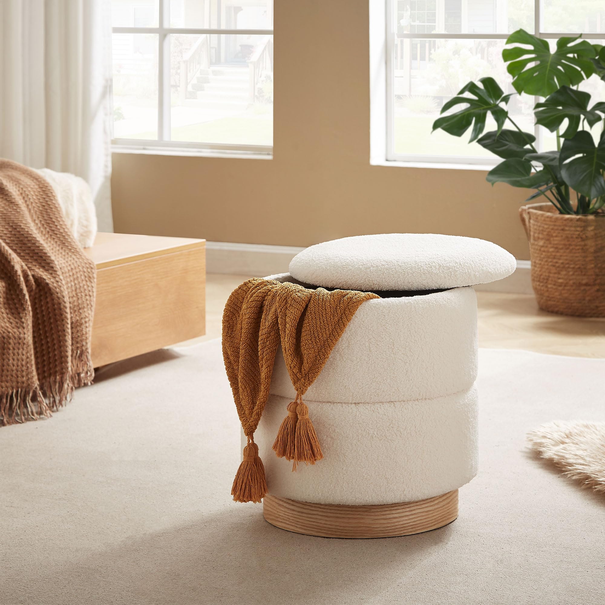 Pouf Coffre ROMÉO en Tissu Bouclette Blanc – Tabouret de Rangement Style Scandinave et Art Déco avec Base Bois Apparente – Pouf Rigide Chic et Pratique pour Salon ou Chambre – 37 x 37 x 42 cm