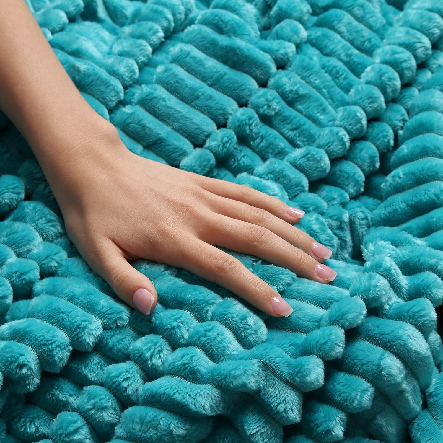 Clara Clark Cut Plush Blanket - Queen Size - Lightweight Super Soft Fuzzy Luxury Bed Blanket for Bed - Machine Washable - (90x90) (Teal Blue)