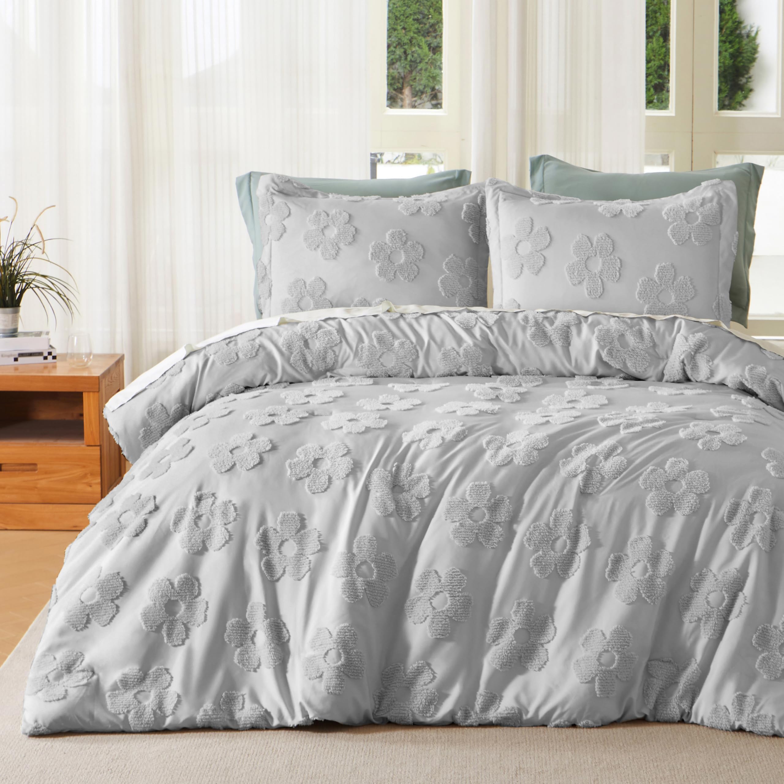Joiedomi Tufted Full Size Comforter Set, 3 Pieces Light Grey Boho Full Bedding Set with 1 Boho Flower Comforter and 2 Pillow Shams, Bed in a Bag for All Seasons