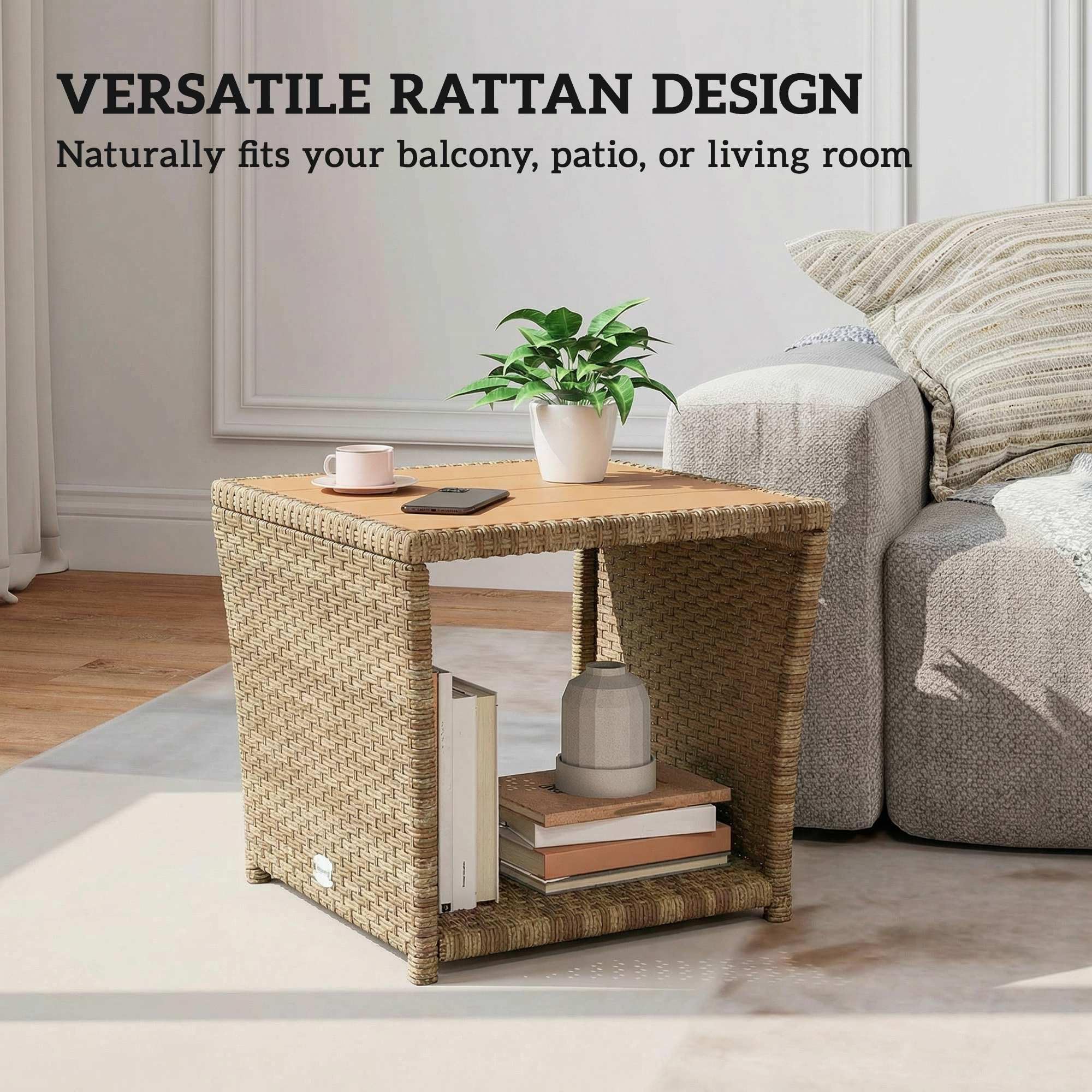 Outsunny 2-stöckiger Beistelltisch aus PE-Rattan mit Ablagefach, quadratischer Outdoor-Couchtisch mit PS-Holzlattenplatte, UV-beständig für Terrasse, Garten, Balkon, Khaki | Quadratischer Couchtisch für den Außenbereich, PS Holzlattenplatte, UV-beständig,