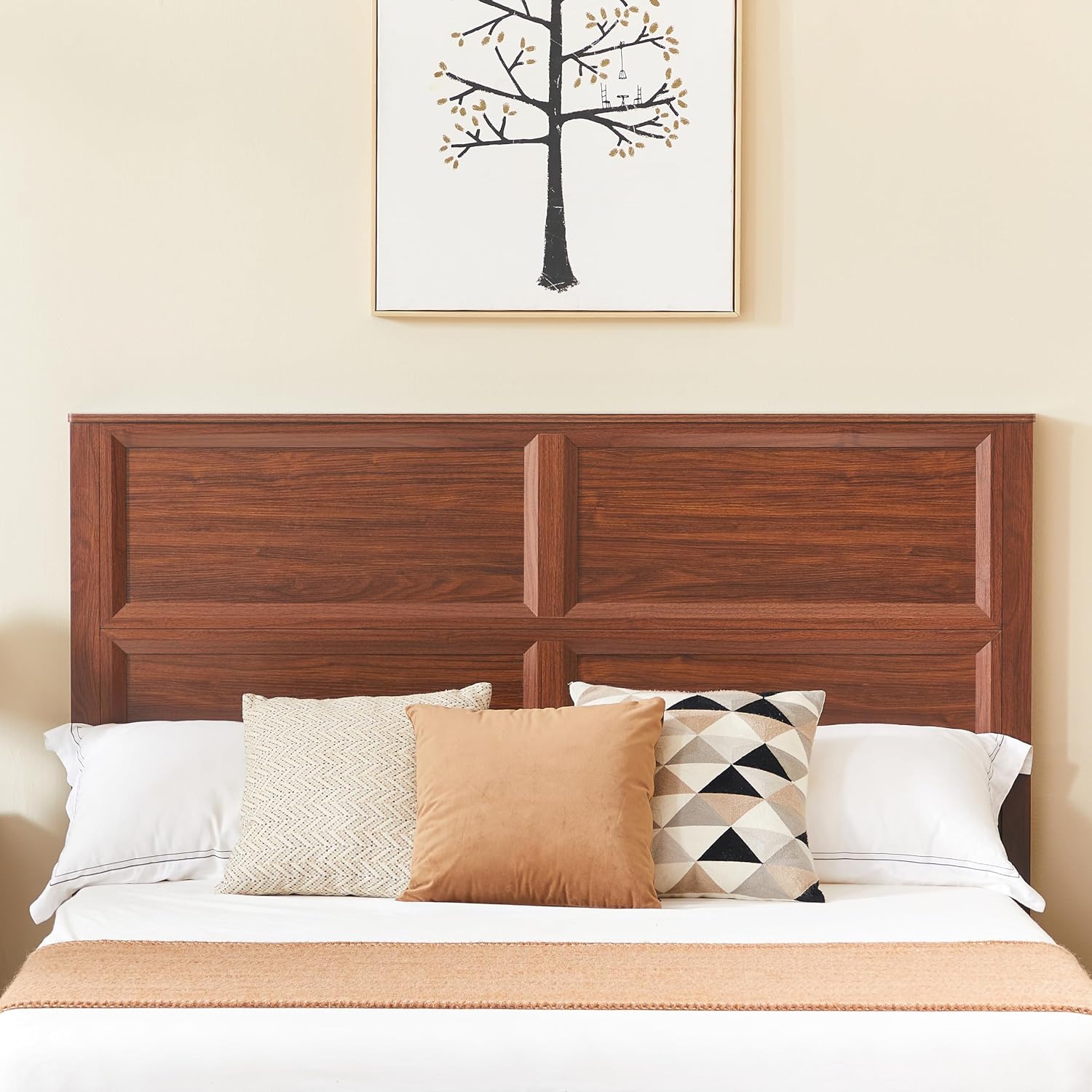 Bellemave Farmhouse Queen Bed with 3D Geometric Headboard and Storage Bench, Rustic Wood Queen Platform Bed with Storage Chest and 2 Large Drawer, Walnut