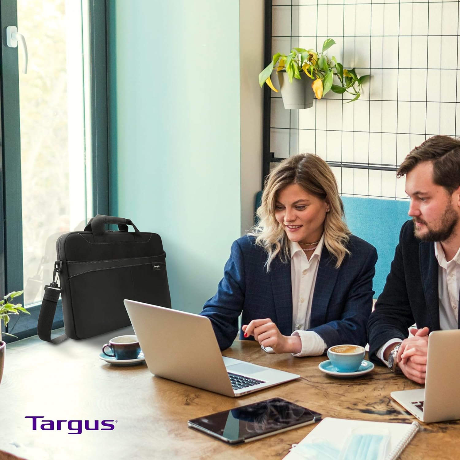 Maleta Targus Para Notebook Ate 15,6 Business Casual Preta + Garantia Vitalícia – TSS898 em promoção! Veja a oferta e mais achadinhos de Mochilas & Pastas Masculinas 5 Hoje é o melhor dia para comprar Maleta Targus Para Notebook Ate 15,6 Business Casual Preta + Garantia Vitalícia – TSS898 com aquele preço maroto! Promoção! Aproveite a oferta! 5