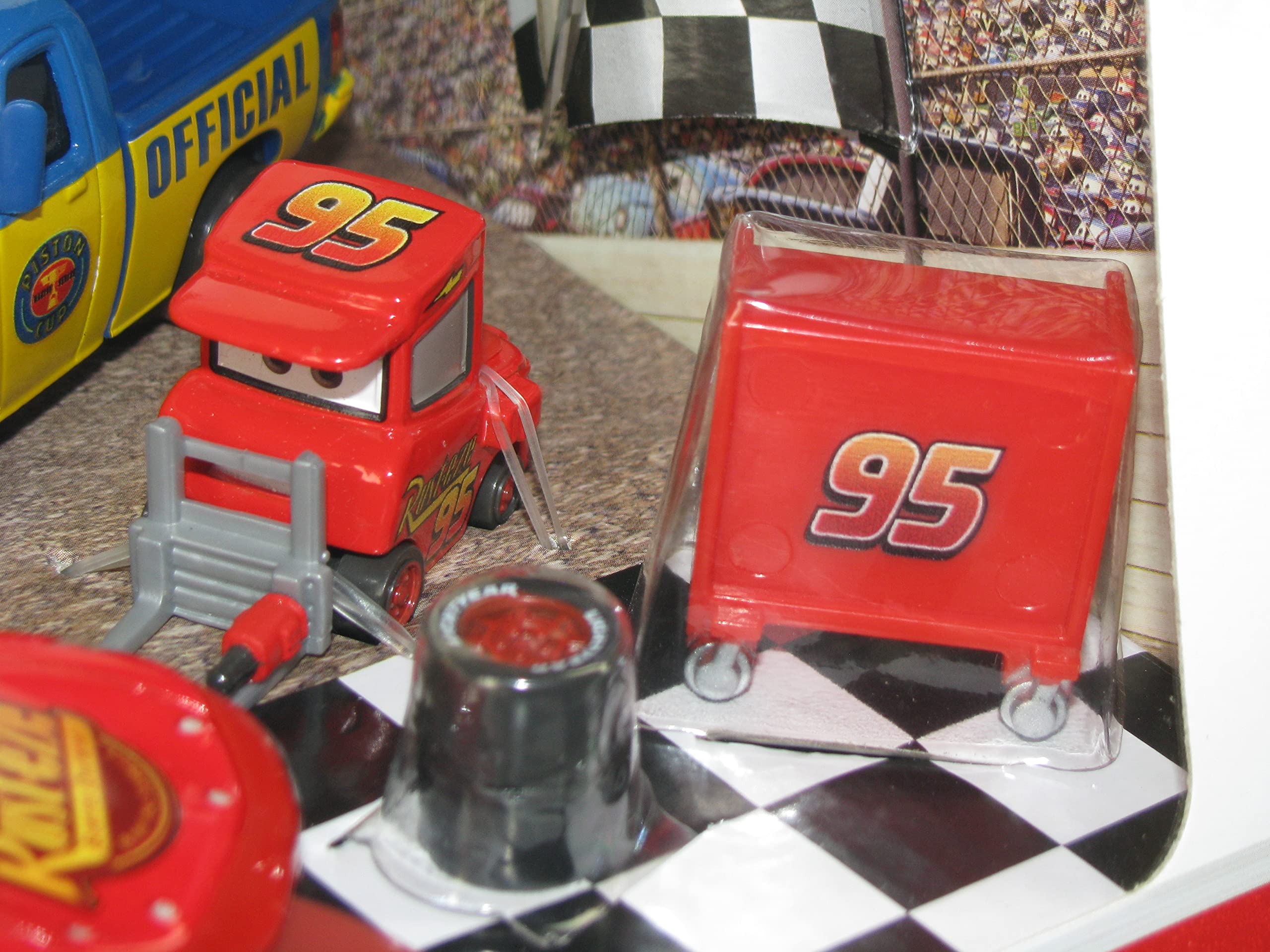 Disney Cars Piston Cup Race Diecast 11-pk Lightning McQueen, King