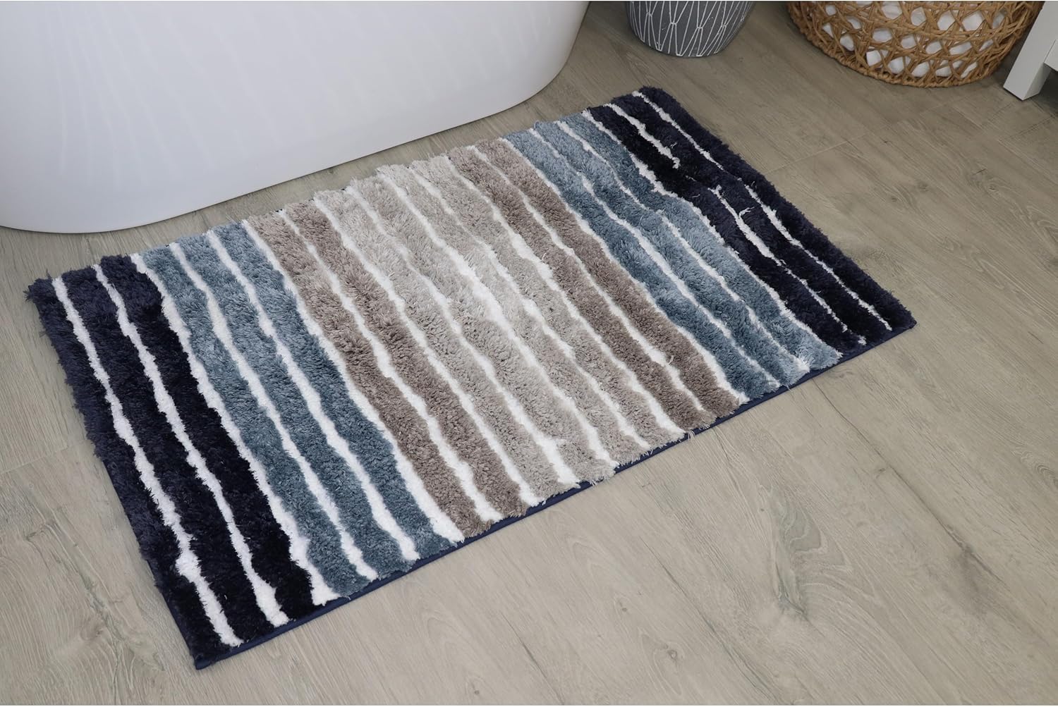 Bathroom Rugs, Extra Soft Absorbent Bath Rugs, Non-Slip, Quick Drying, Machine Washable, Plush Comfort for Bathroom Floor, Tub, Shower and Home Decor Accessories, 24x40, Navy