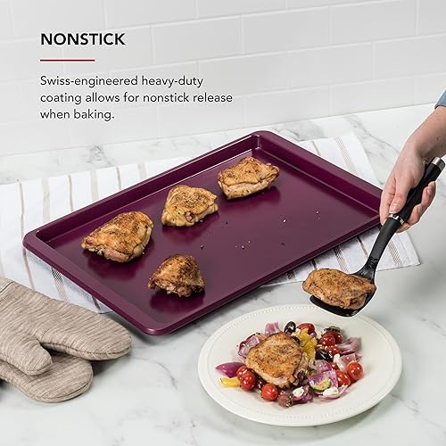 Miniatura 115 de KitchenAid Bandeja para hornear de acero aluminizado premium, antiadherente, 10x15 pulgadas, contorno plateado