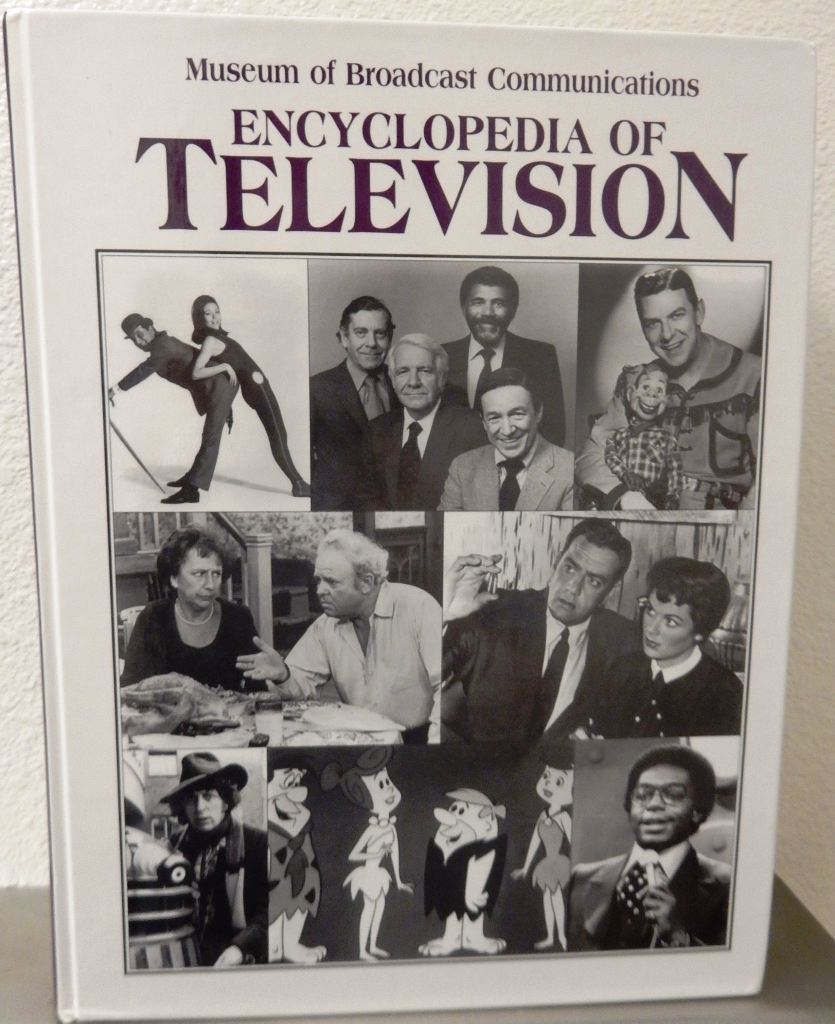 Encyclopedia of Television sublimez votre bibliothèque avec ce grand dictionnaire historique