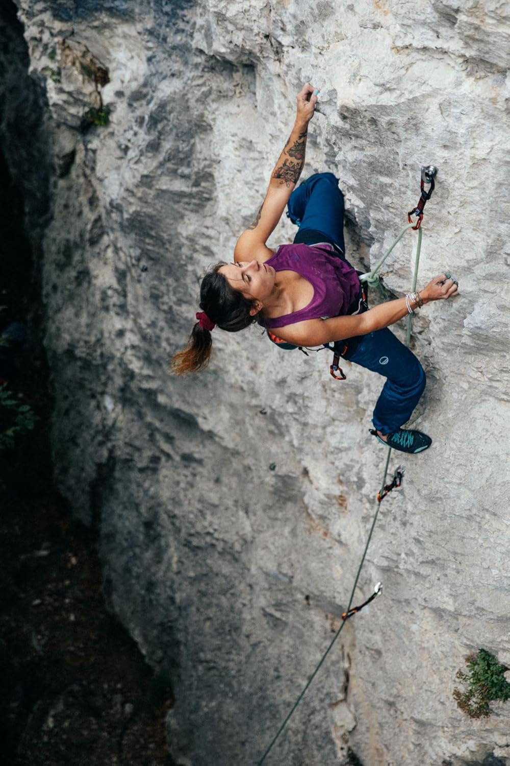 Wild Country Electron Rock Climbing Quickdraw - Durable Quickdraw with Lightweight Aluminum Carabiners