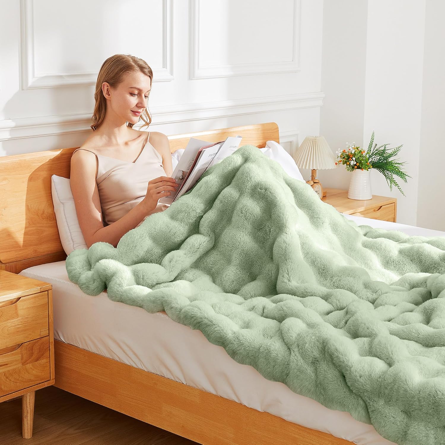 Latepis Faux Fur Throw Blankets Sage Green Bubble Cozy Soft Heavy Blanket for Couch Fuzzy Thick Blanket for Sofa Bedroom Plush Fluffy Warm Blankets for Winter Luxury Throw Blanket 50''x60'', 860gsm - Image 5