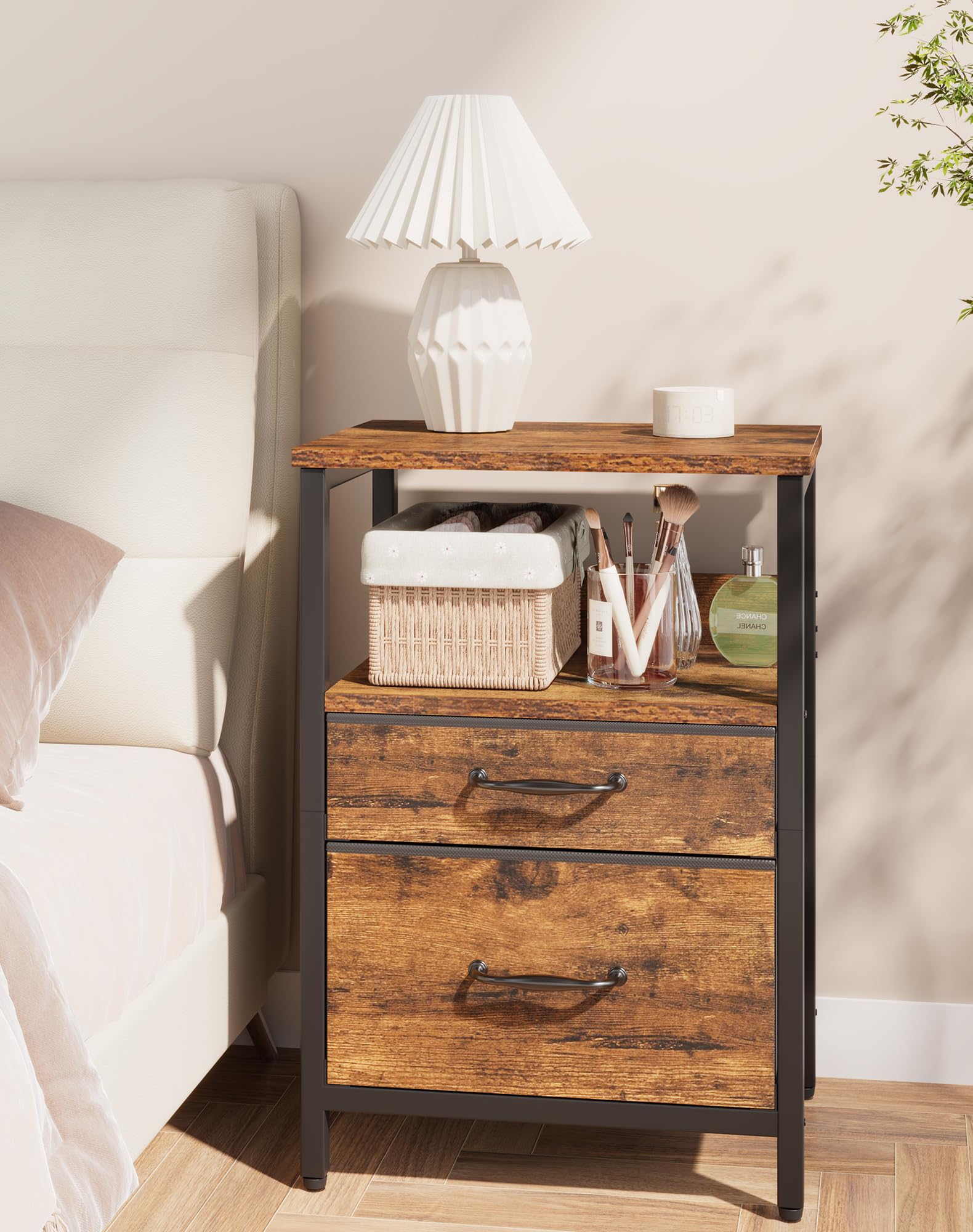 YMYNY Mesita de Noche, Mesa Auxiliar de Sofá, Mesilla de Noche con 2 Cajones de Tela, 2 Estante Abierto, Estilo Moderno, Mesa Pequeña de Centro, Mesa de Café, para Dormitorio, Salón, Marrón HST011H