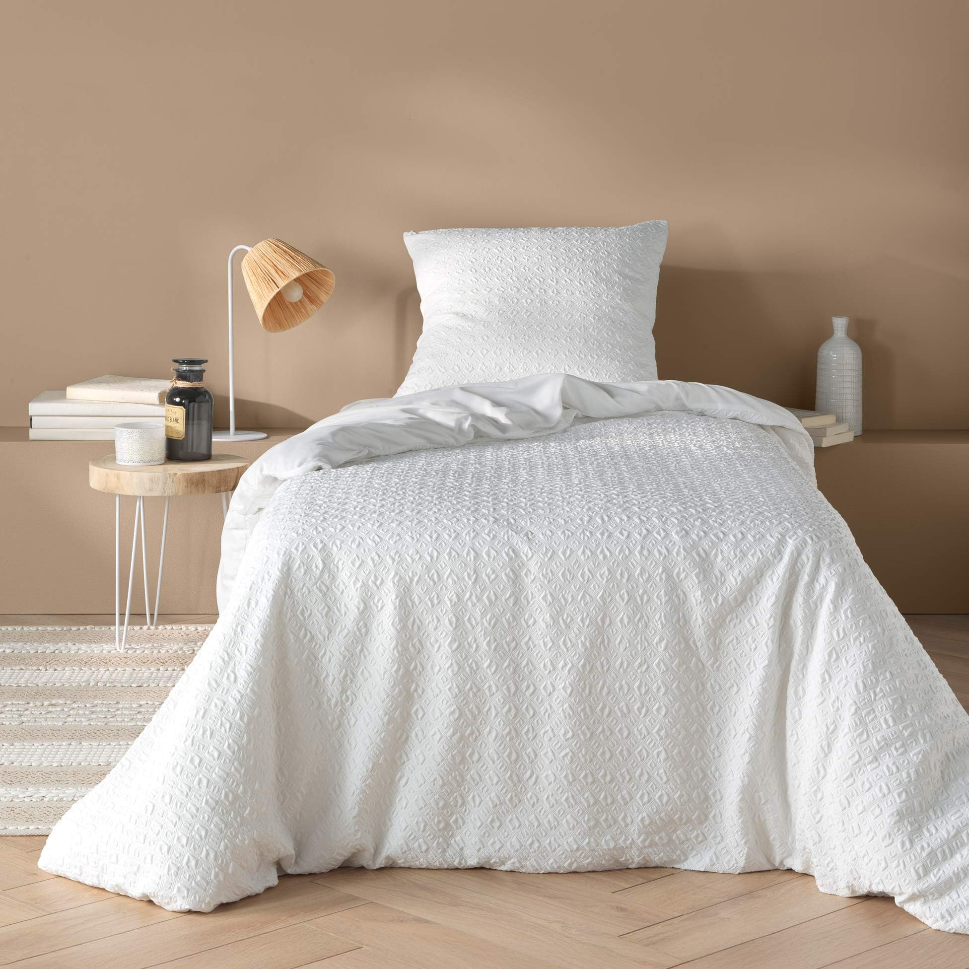 Douceur d'Intérieur, Litea 2-Piece Bed Linen Set (140 x 200 cm) Embossed Microfibre