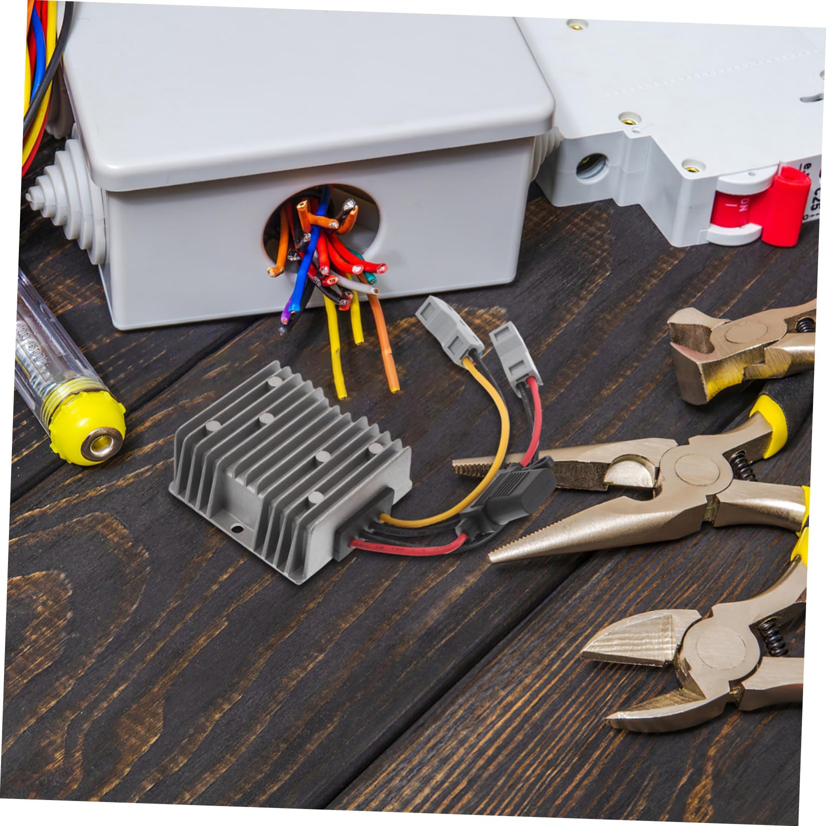 Beavorty Trasformatore Step-down Con Fusibile e Terminali Convertitore Tensione Ad Efficienza Per Dispositivi Elettronici e Veicoli