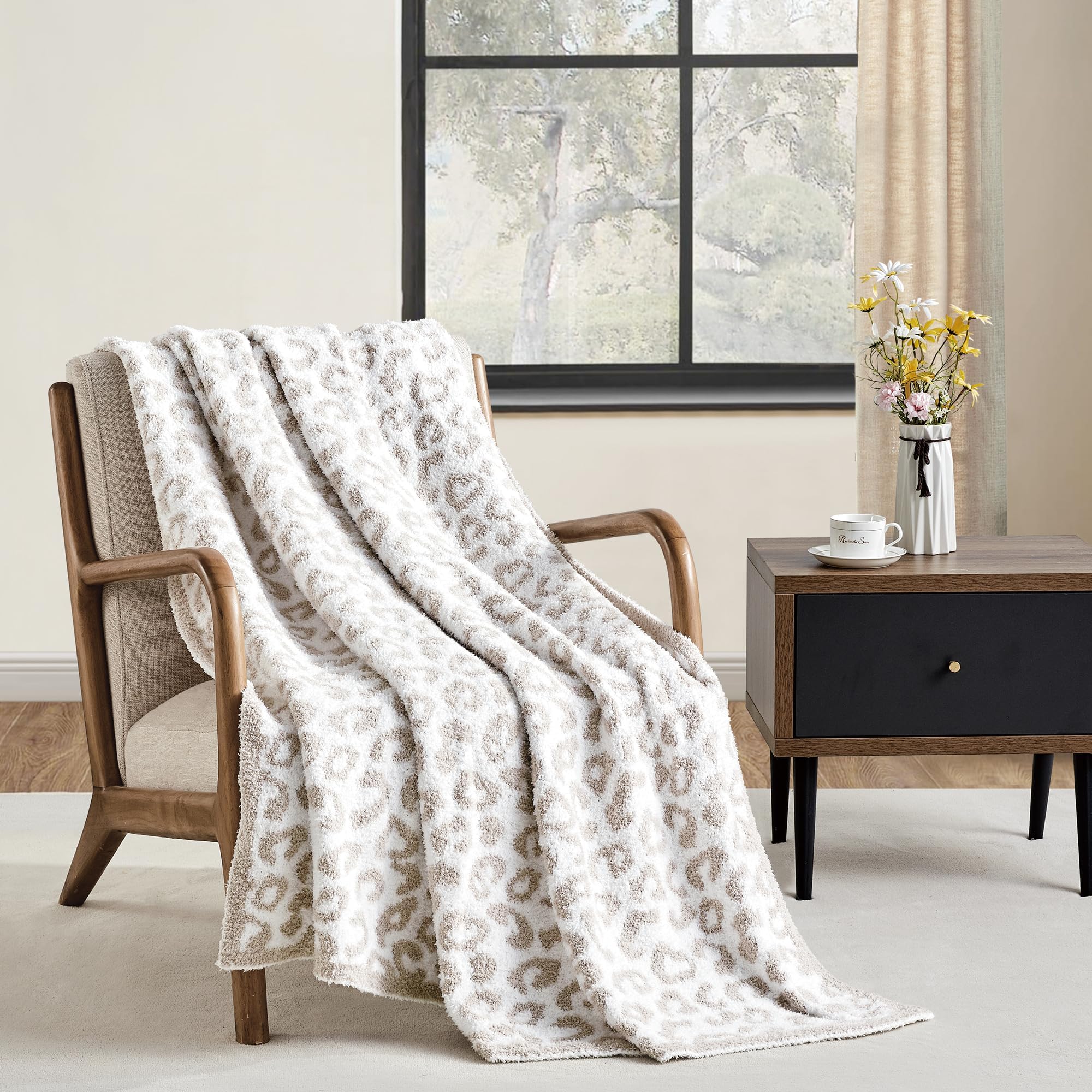 CREVENT Ultra Soft and Plush Reversible Microfiber Throw Blanket for Couch Sofa and Bed (127x152cm Leopard Beige)