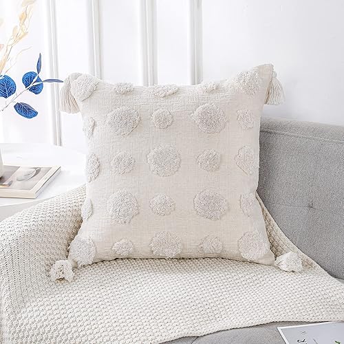 PANOD Fundas de almohada decorativas de felpa súper suaves de 24 x 24 pulgadas, color blanco, con pompones sólidos con borlas, decoración moderna,
