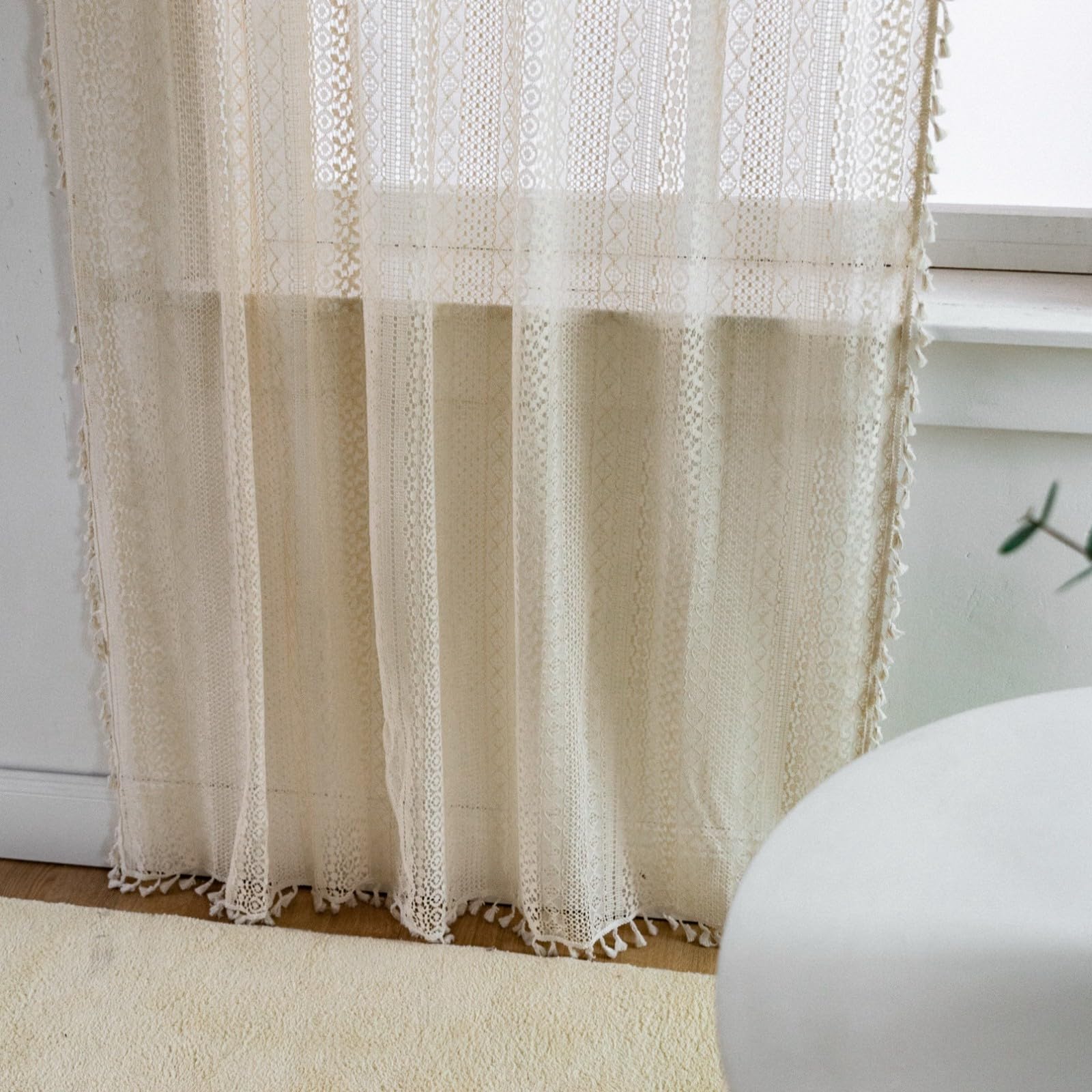 A.Monamour Rideau Voilage Passe Tringle Semi Transparent Dentelle Brodée Rural Boho Bohème Décoration Fenêtre Court Rideau de Porte avec Glands à Pompons pour Salon Chambre Cuisine, 1 Panneau, Beige