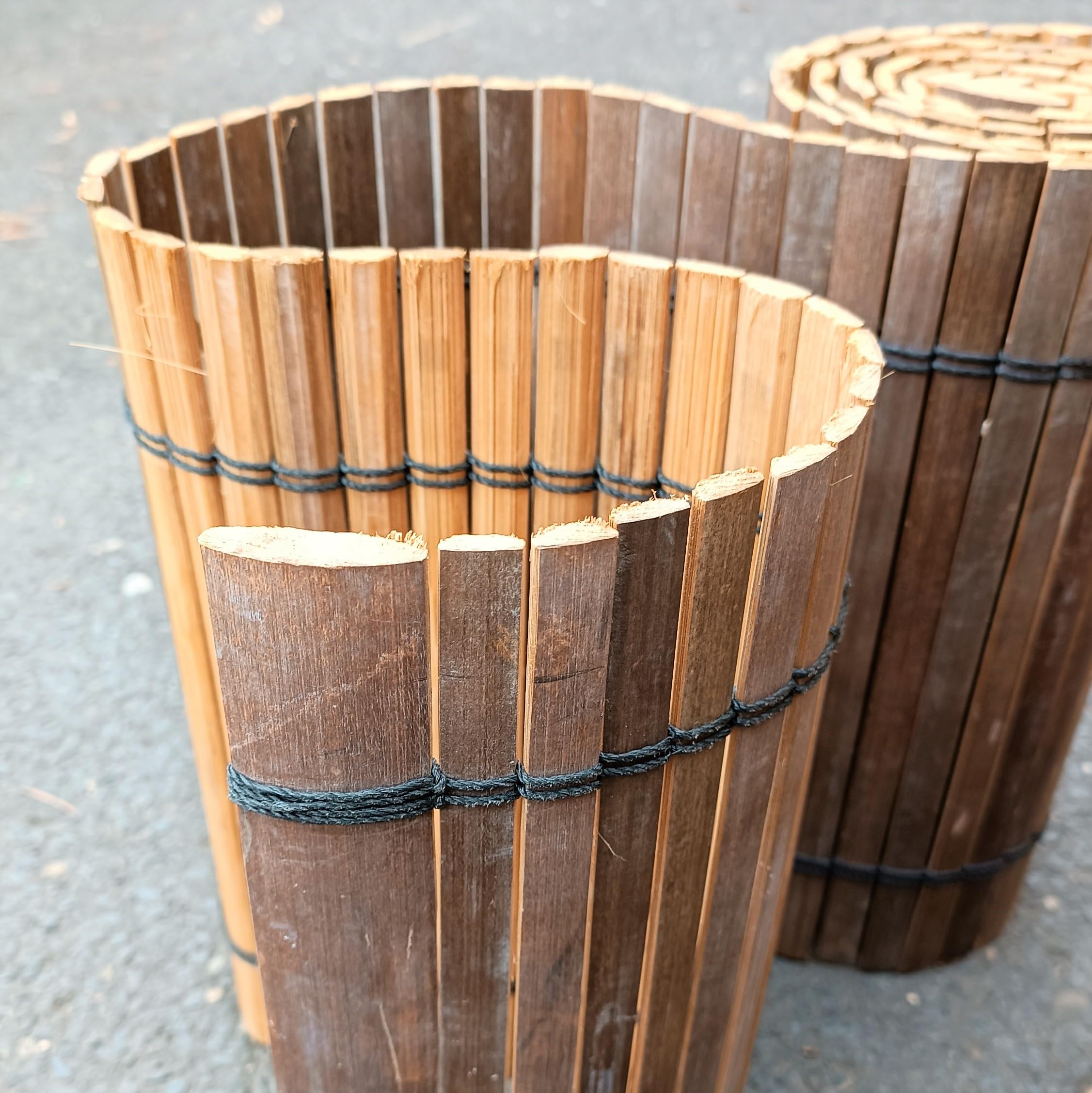 Bambus Sichtschutz aus Bambusleisten | Zaunblende | Balkonverkleidung |  Windschutz | Gartenzaun (H: 100 cm x B: 300 cm, dunkler Bambus) :  Amazon.de: Garten