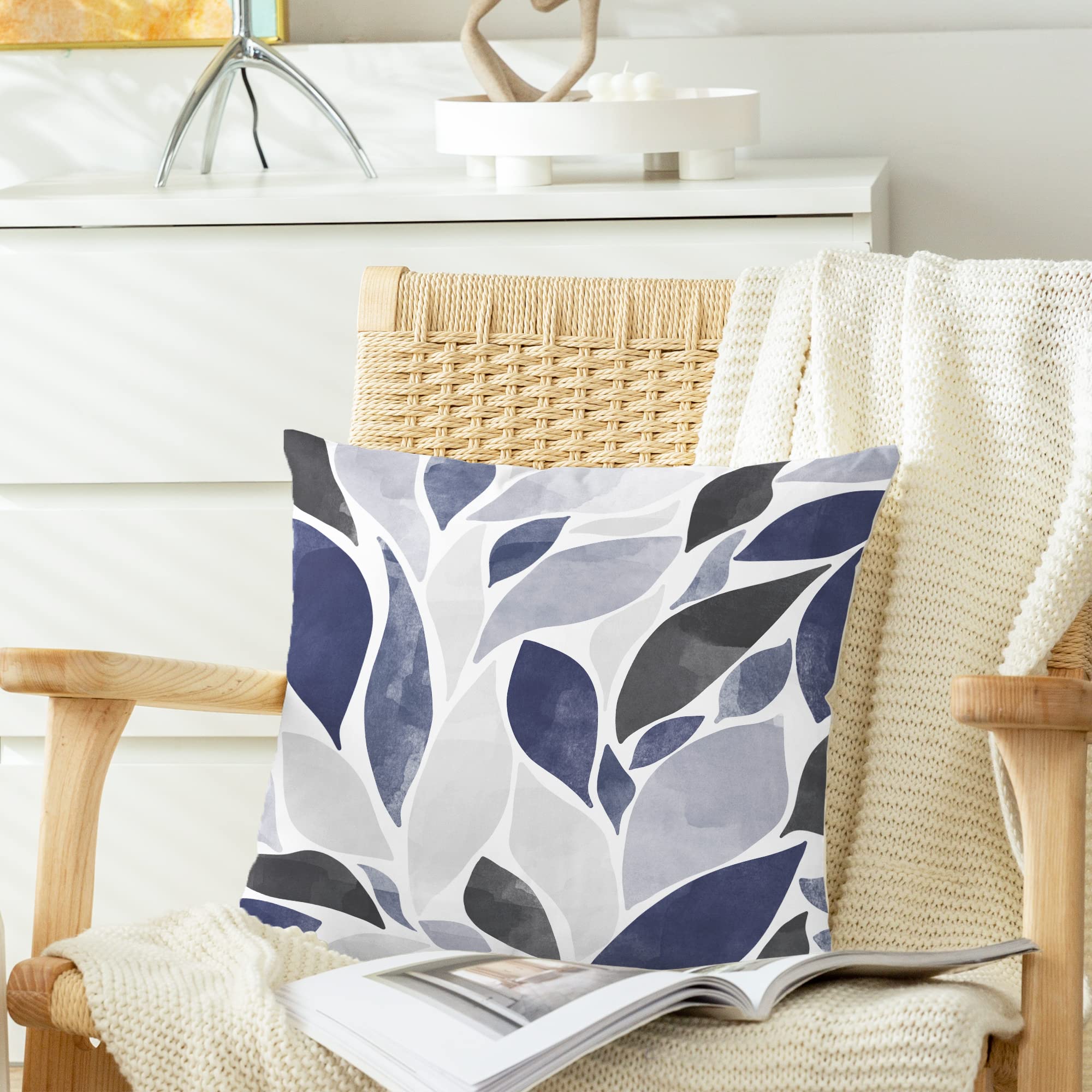 CaliTime Throw Pillow Cases Pack of 2 Cozy Fleece Falling Dahlia Floral Flowers Petals Decorative Cushion Covers for Couch Bed Sofa Farmhouse Decoration 45cm X 45cm Navy Blue Grey - Image 3
