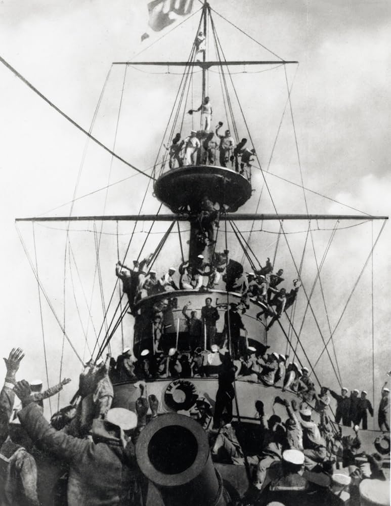 戦艦ポチョムキン Blu-ray エイゼンシュテイン監督のデビュー作『グリモフの日記』、トーキー作『センチメンタル・ロマンス』収録 Amazon.co.jp: 戦艦ポチョムキン Blu-ray 〈新価格・普及版