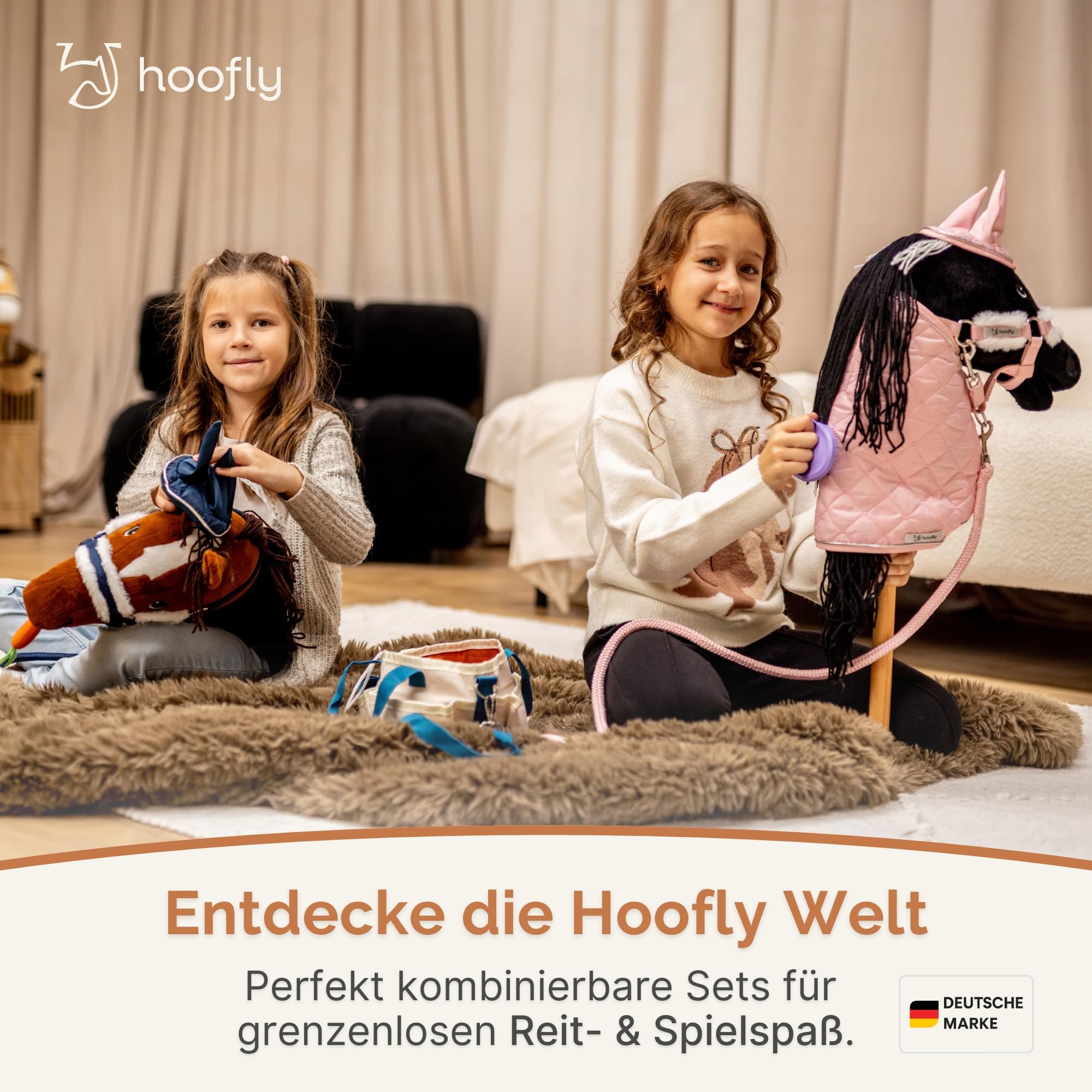 Hobby Horse Set – Großes Steckenpferd für Kinder mit Decke & Fliegenhaube | Komplettes Hobby Horsing Set mit Trense & 35 cm Schraubstab | Schwarzes Pferd – Blaues Zubehör