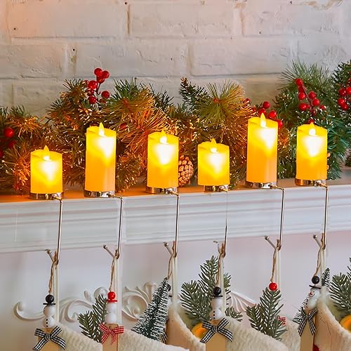 Paquete de 6 soportes de calcetines de Navidad para manto, velas votivas parpadeantes LED sin llama para chimenea, gancho de calcetín de velas para