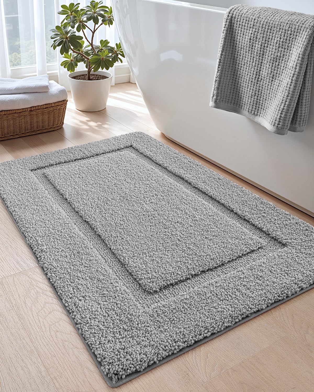 DEXI Tapis de salle de bain ultra absorbant, doux, lavable en machine, antidérapant, pour sol de salle de bain, baignoire, salle de douche, 91,4 x 61 cm, gris clair