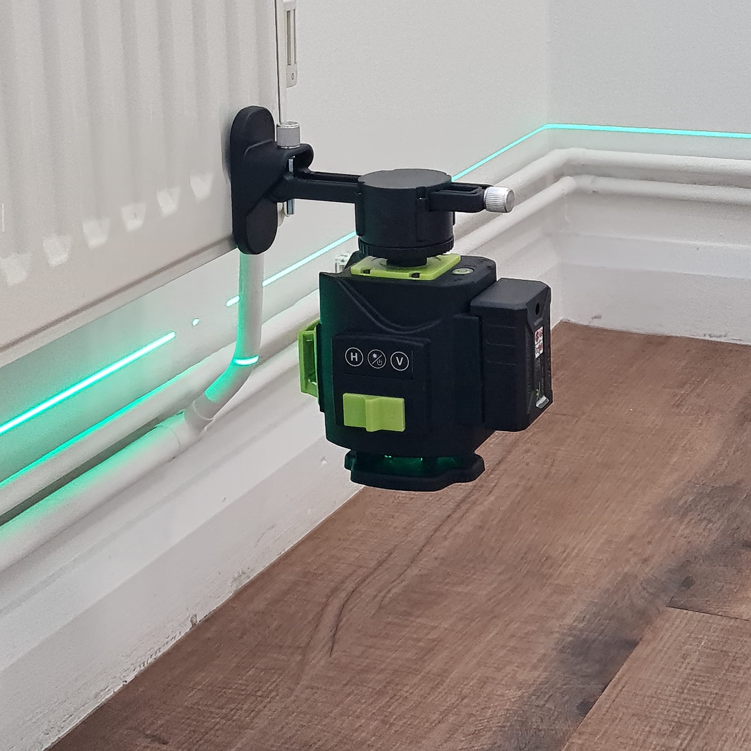 TOPWAY Niveau Laser 3D 12 Lignes, 3 x 360 Degrés Ligne Croix Verte Outil Laser Autonivelant pour Carrelage Sol, Réglage fin, pour Intérieur et Extérieur, 2 x Piles Incluses