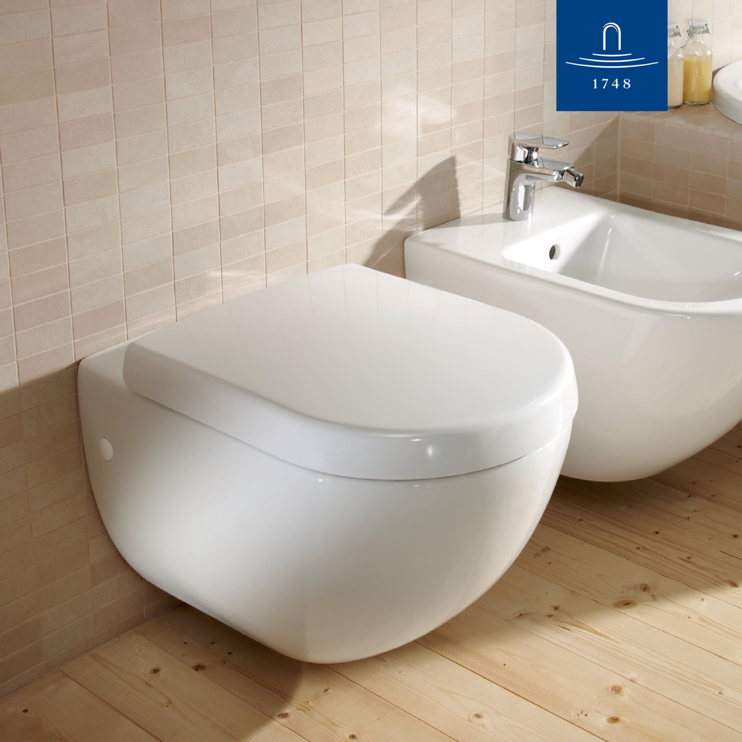 Villeroy & Boch Subway, asiento para inodoro – Tapa de WC blanco brillante con cierre automático - Aro extraíble con tapa hecho de Duroplast resistente - Diseño elegante en D - Recambio original
