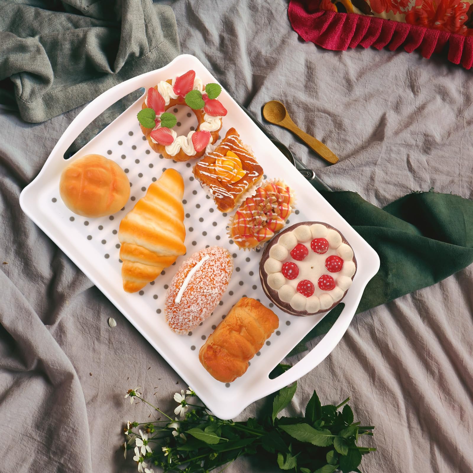 Rutschfestes Serviertablett mit Griffen, Silikon-Griffnoppen, Lebensmitteltabletts zum Essen, spülmaschinenfest, Knietabletts für Abendessen, Snacks, Obst, Dessert, Frühstück, Getränke, rechteckig