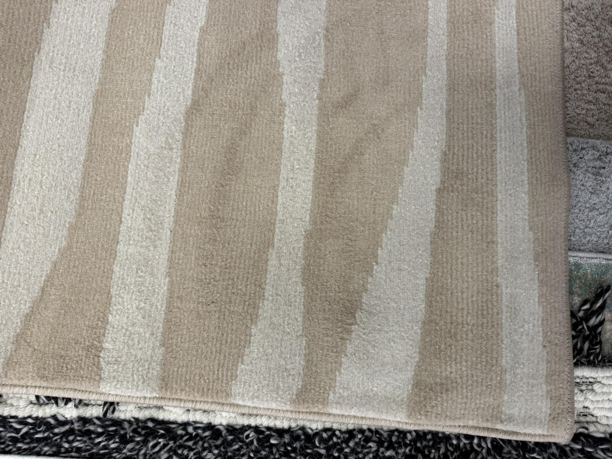AVANTI TRENDSTORE - Casares - Comodo tappeto con motivo etnico, realizzato in polipropilene, morbido e piacevole al tatto, disponibile in vari colori e motivi. Dimensioni ca. 200x285x1,5 cm