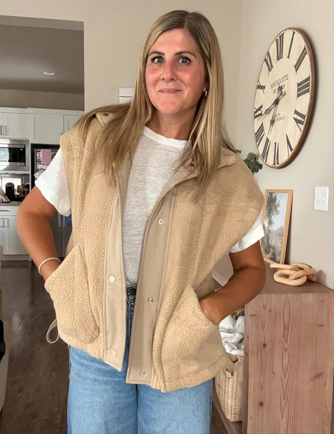 Sherpa Jacket for Women Casual Fleece Vest Oversized Sleeveless Outwear Warm Button Down Gilet with Pockets - Image 8