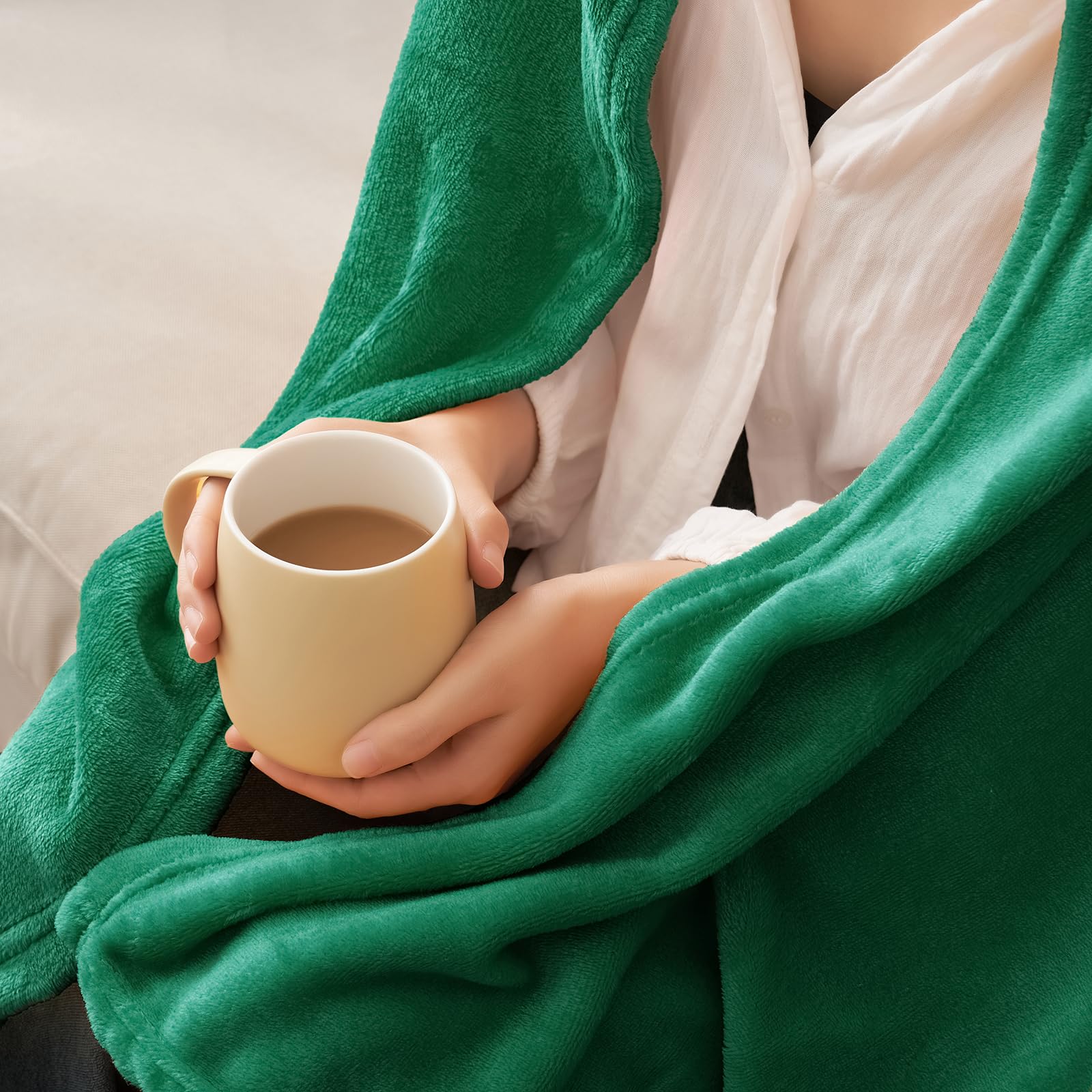 MIULEE Flannel Fleece Throw Blanket Soft Fluffy Solid Color Comfortable Plush Warm and Cozy for Bed Sofa Bedroom Travel/Single Dark-green 51x60 Inch 130x150cm - Image 3
