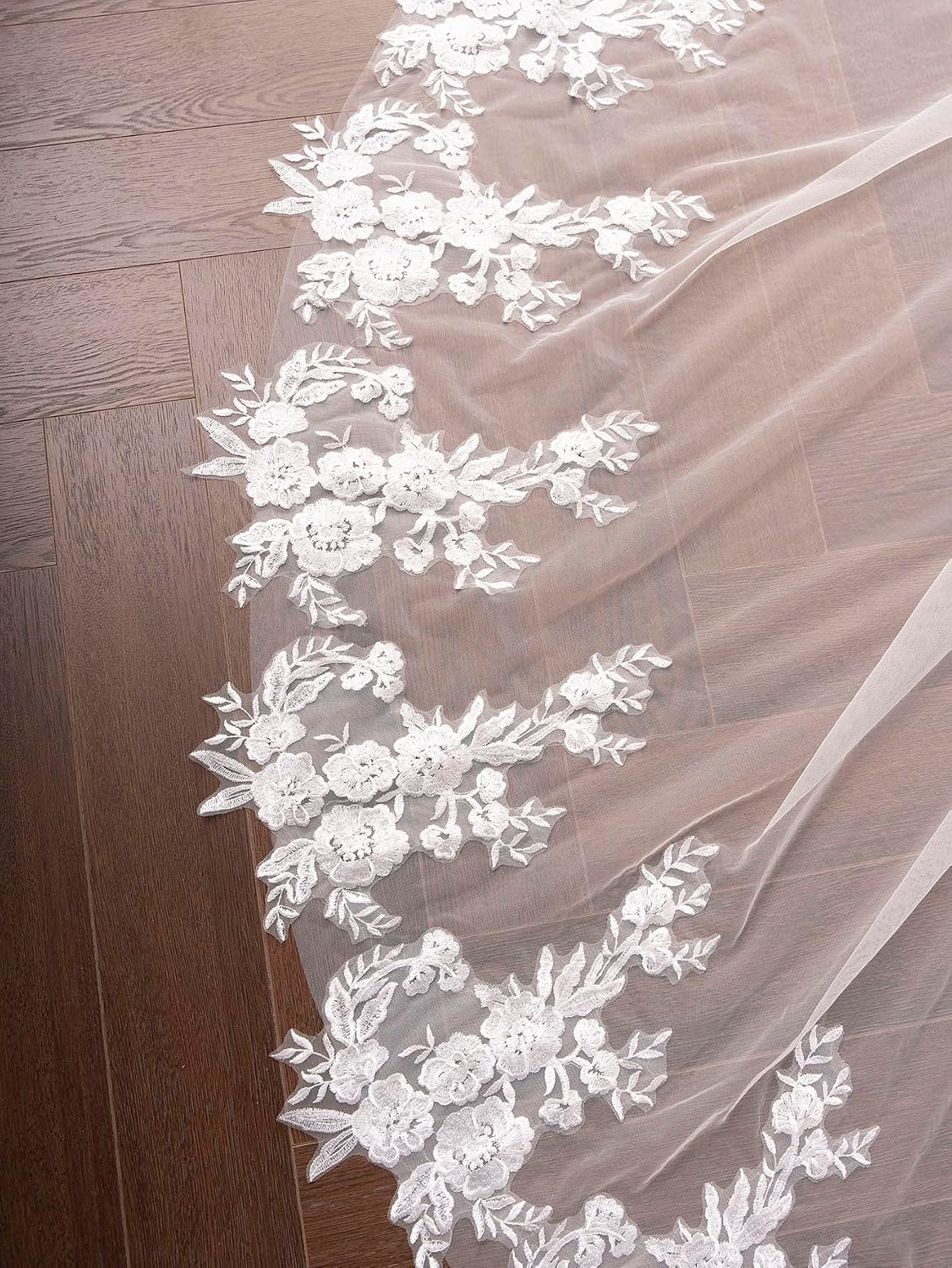 Cathedral Wedding Veils Lace Applique Train Bridal Veil with Comb for Bride