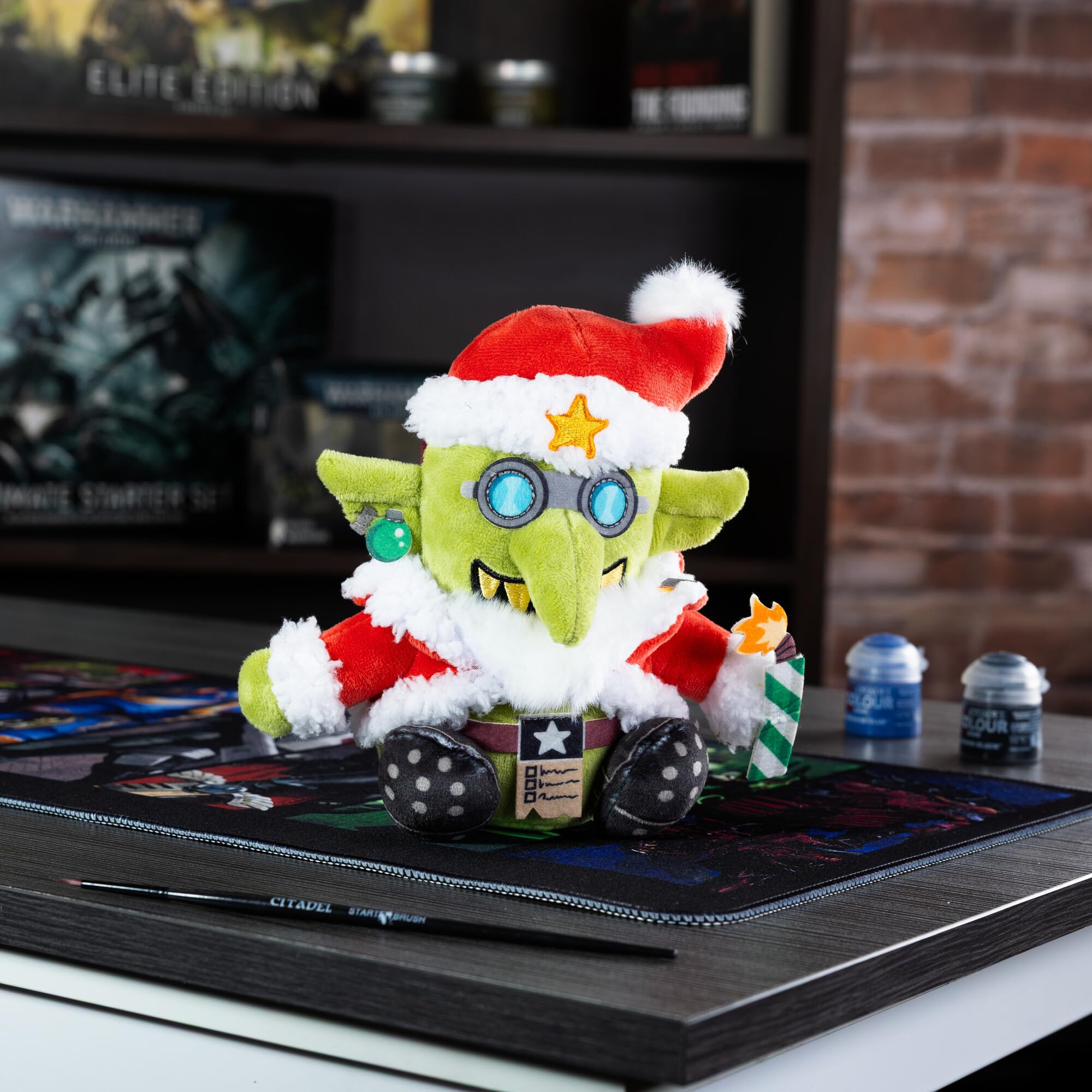Amazon.com: Warhammer 40,000 Da Red Gobbo Plush - Officially