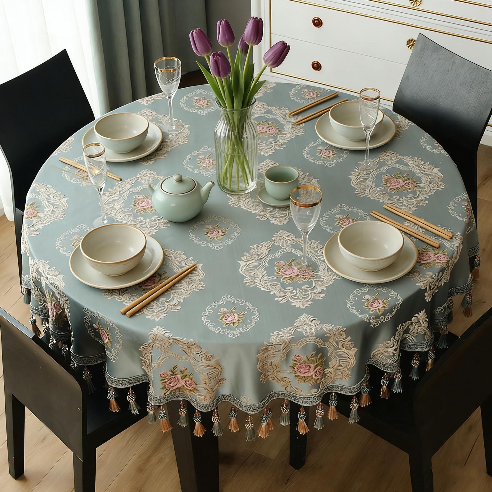 Nappe ronde lavable et résistante à la chaleur en polyester moderne avec pompons 120cm