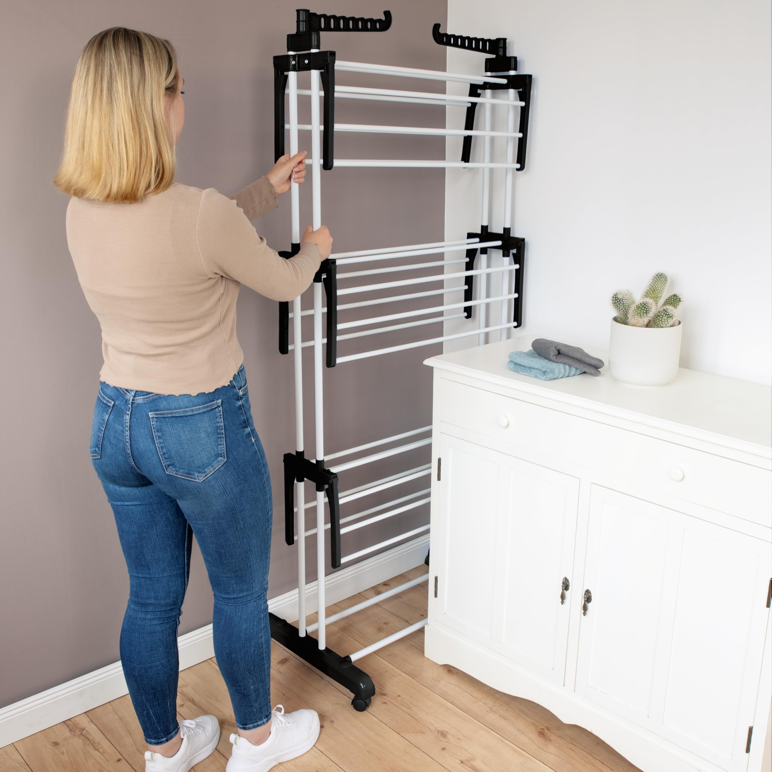 EASYmaxx Stendibiancheria pieghevole | asciugatura efficiente con 3 livelli, 2 ali laterali e struttura leggera, salvaspazio, versatile e mobile per interni ed esterni, nero/bianco