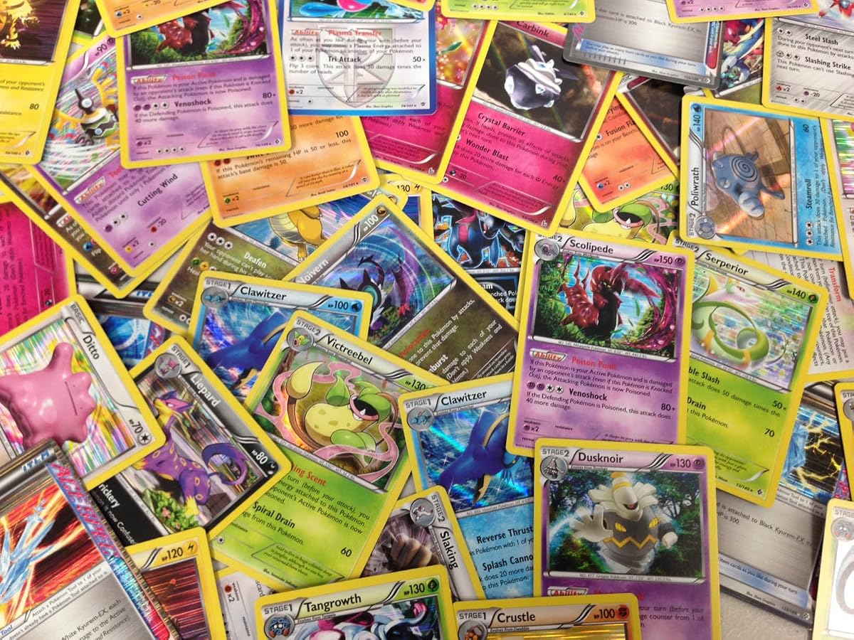 50 cartas de Pokémon surtidas con láminas holográficas de bonificación