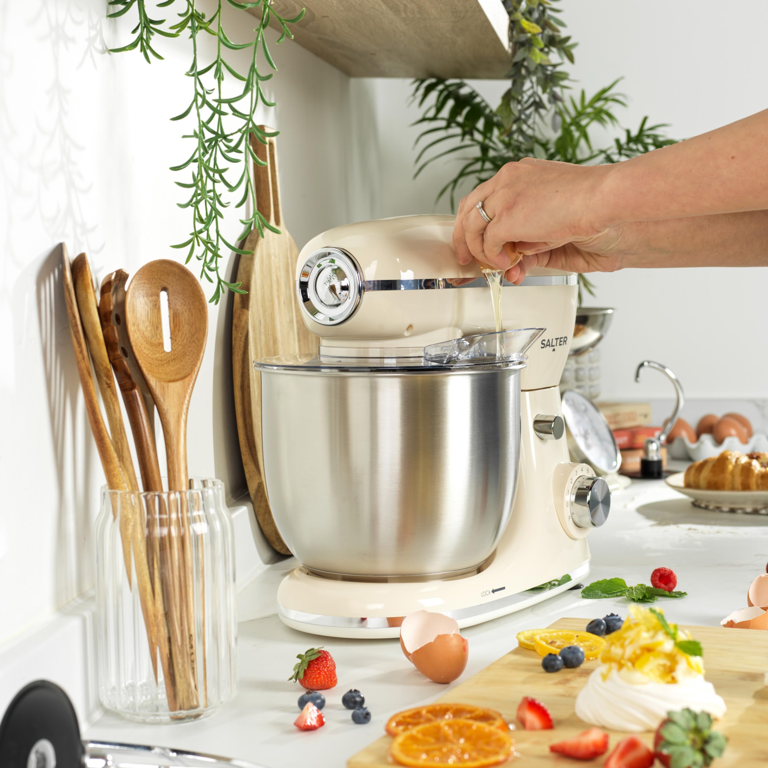 Salter Retro Cream Mixer - Mezclador eléctrico de cocina de alimentos de 5 L, cuenco extraíble de acero inoxidable, accesorios incluidos, gancho de masa, batidor de alambre, batidora, 8