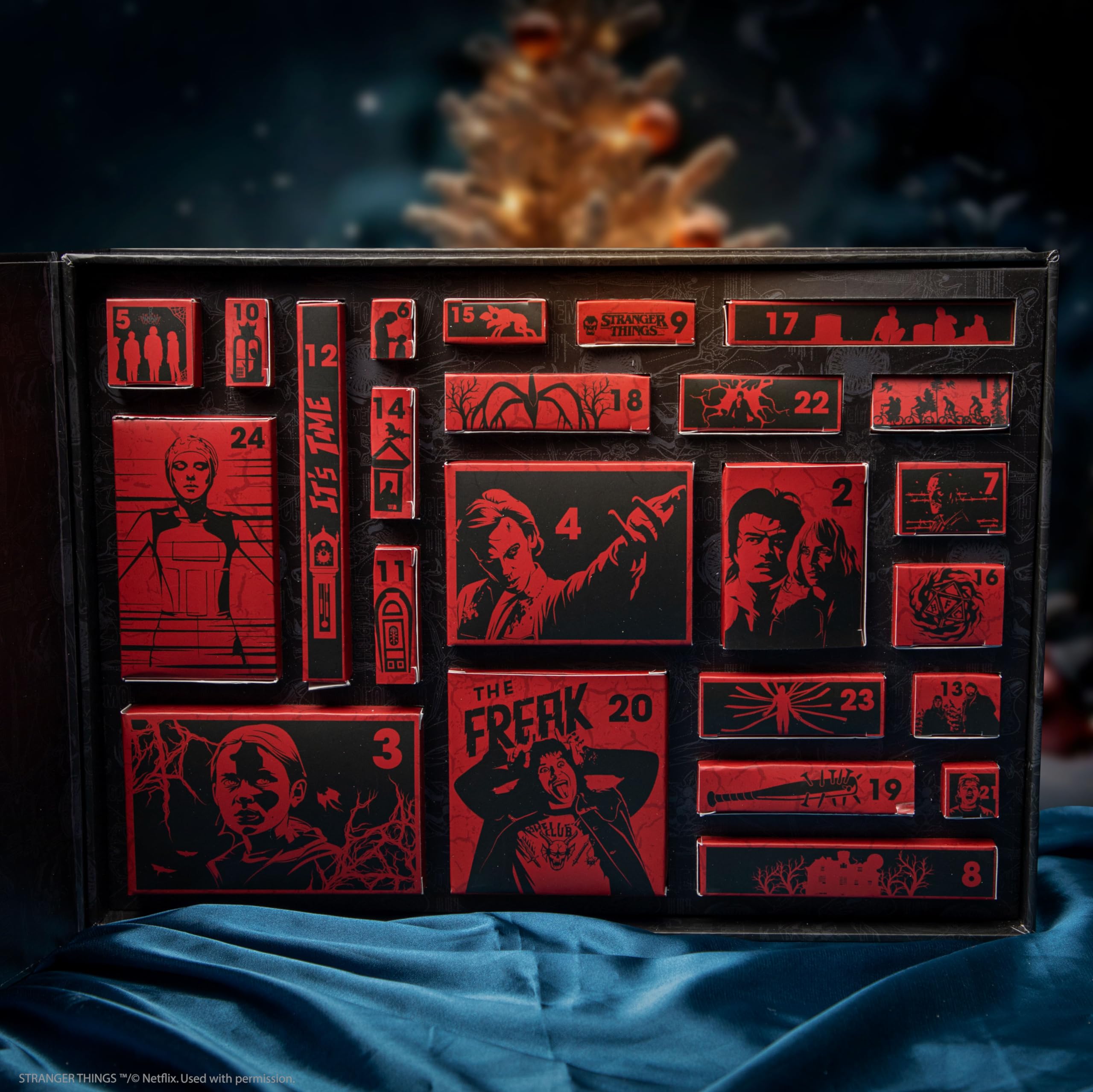 Cinereplicas - Stranger Things Deluxe Advent Calendar 2024