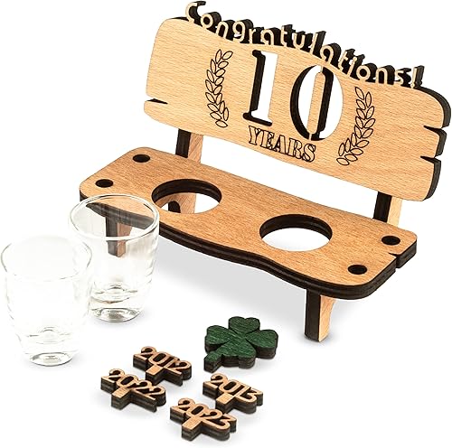 Miniatura 4 de Brynnberg Banco Schnapps con el número 10 grabado en madera (años disponibles 10-90) - Regalo original, divertido y emocional para aniversario o