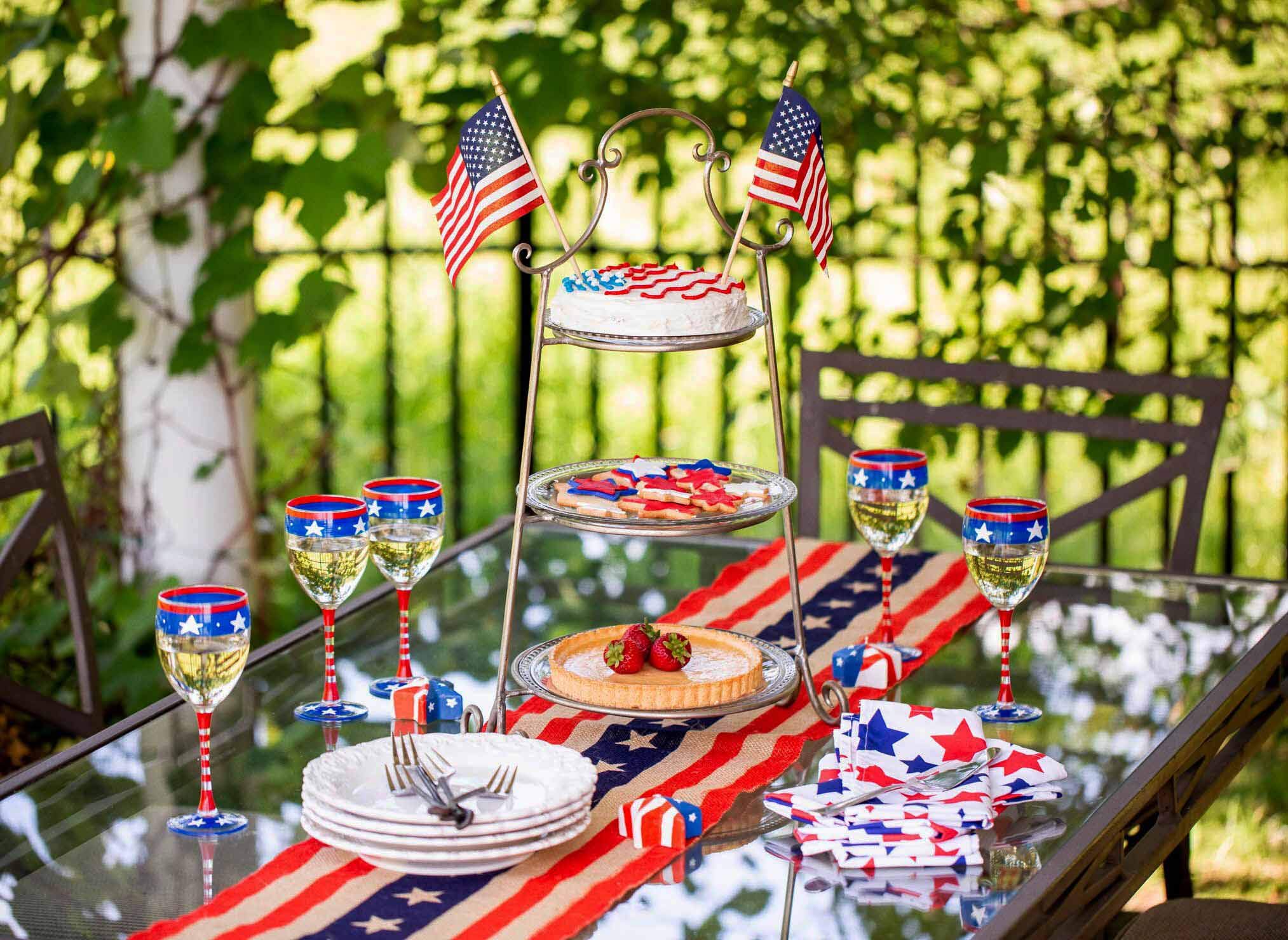 Golden Hill Studio Hand Painted Martini Glasses Set Of 2 - Mistletoe Love Collection - Hand Painted Glassware By A Artists - Unique And Decorative Martini Glasses, Kitchen Table Décor, Holiday
