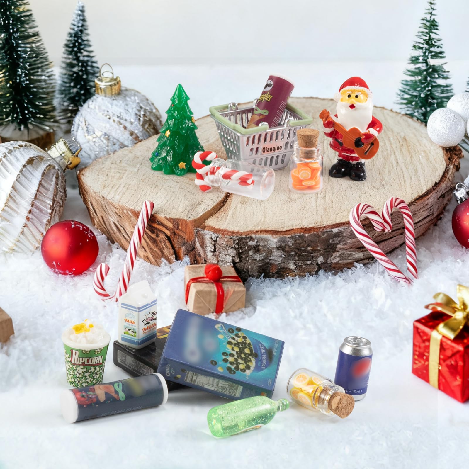 WEVOL Calendario Adviento 2025 Miniaturas para Casa de Muñecas, 24 Piezas Juguetes Miniatura Set de Comida y Bebida, Calendario de Adviento de Juguete Regalos para Niños Mayores de 3 Años — view 5