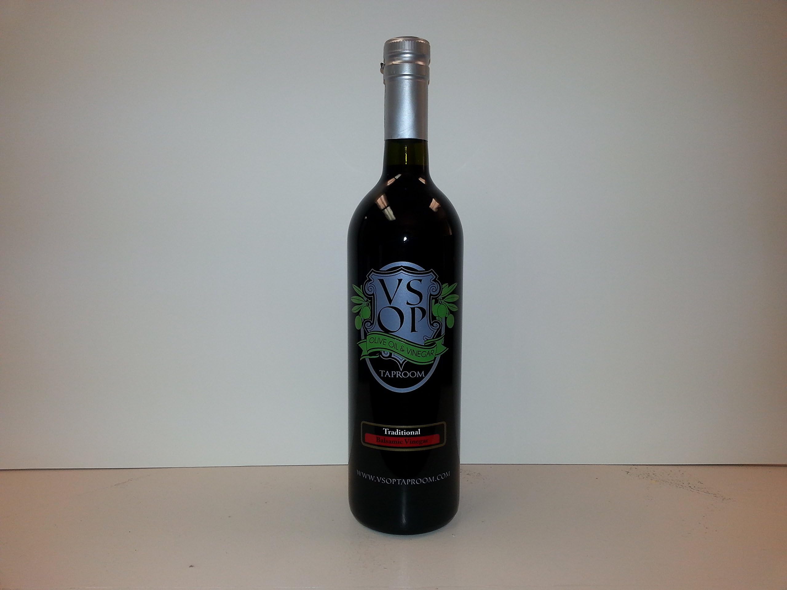 VSOP Traditional 18yr Aged Dark Balsamic Vinegar of Modena (750 ml / 25.36 oz)