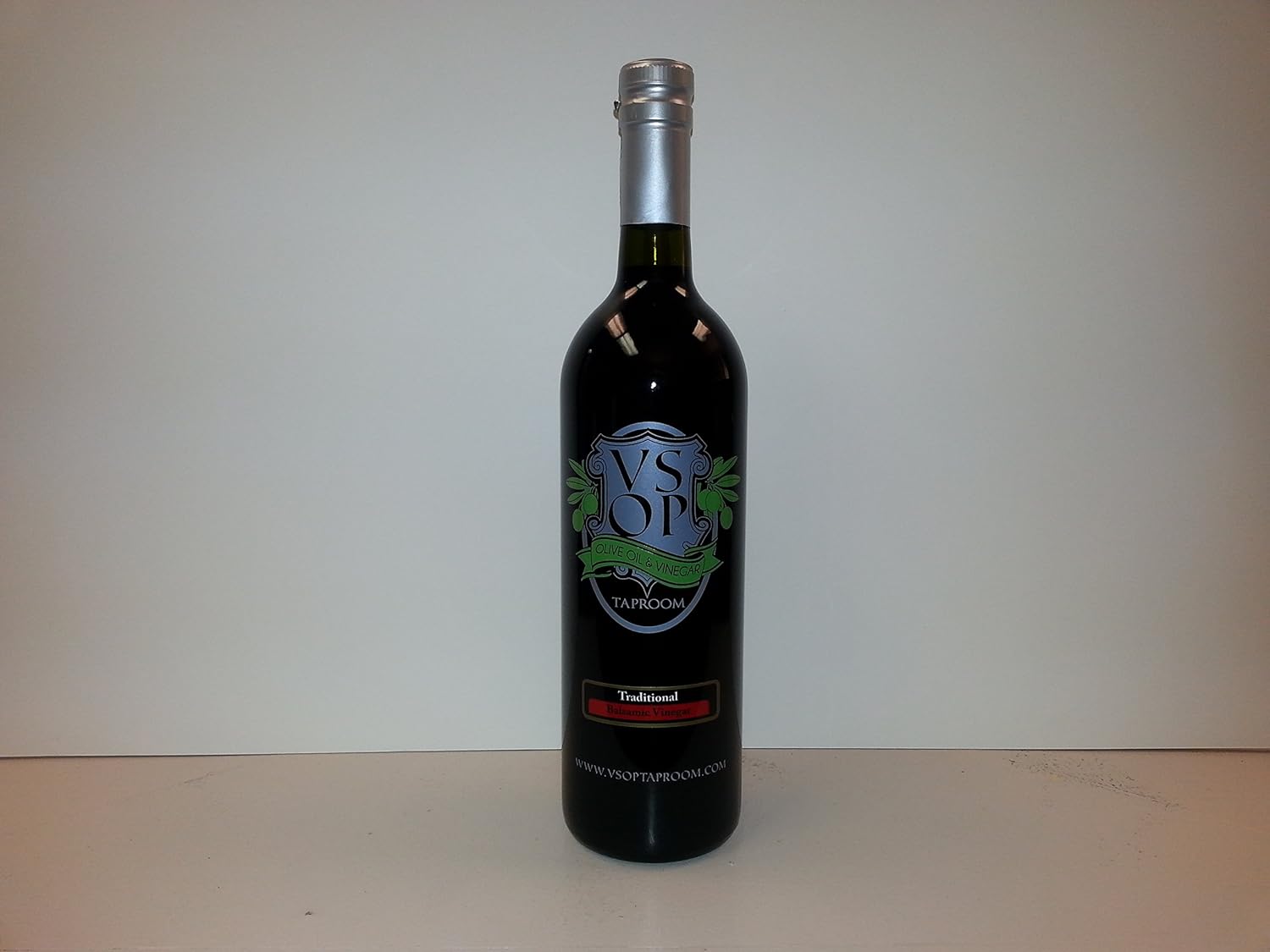 VSOP Traditional 18yr Aged Dark Balsamic Vinegar of Modena (750 ml / 25.36 oz)