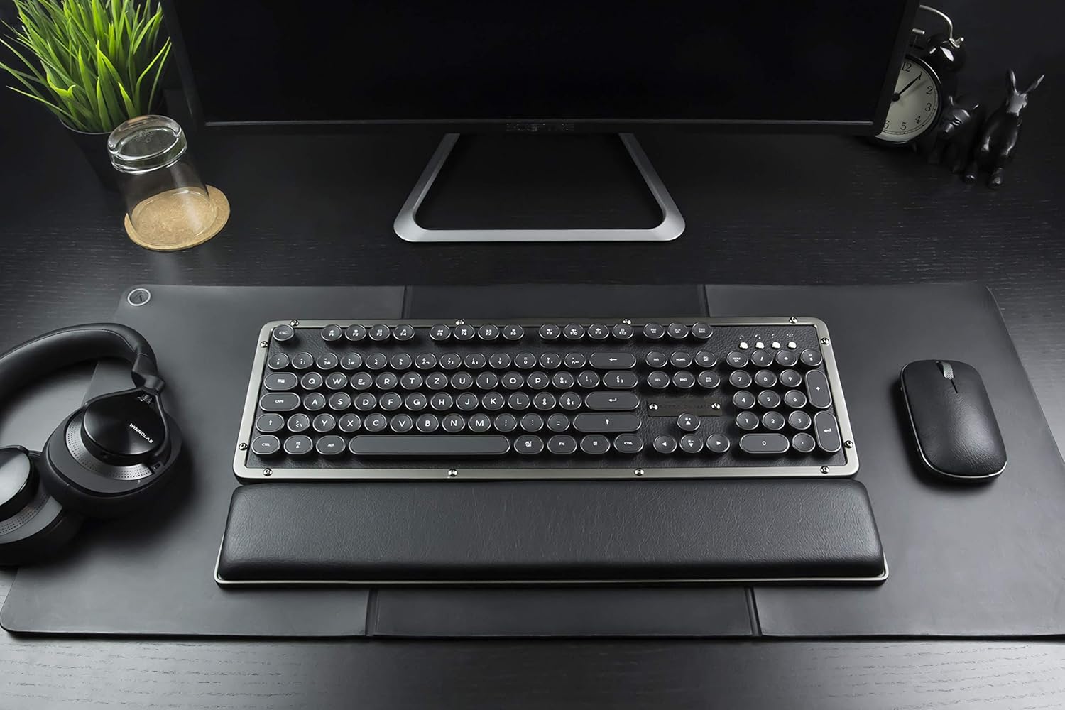 AZIO Retro Classic Palm Rest, Gunmetal